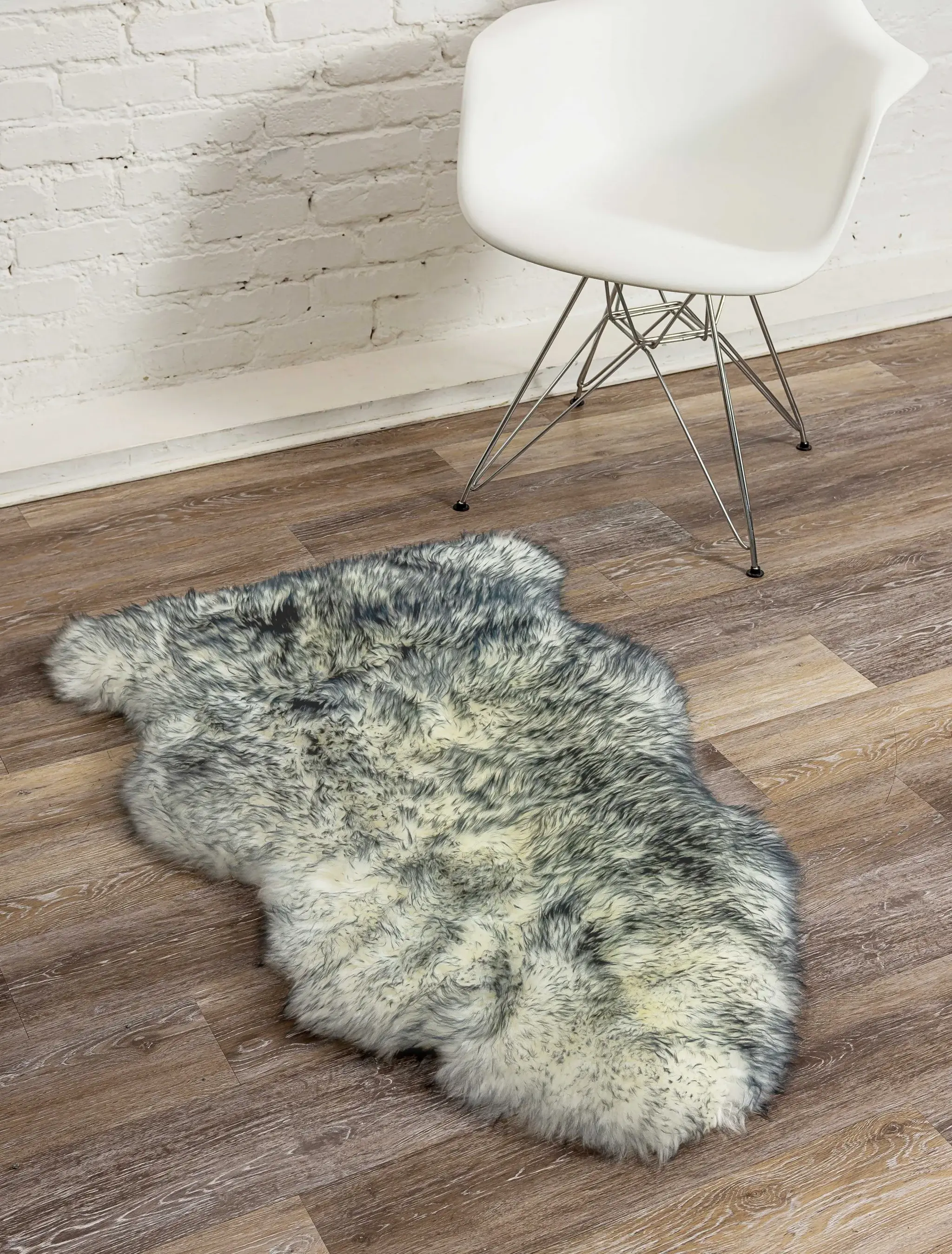 2' X 3' Gray Mist New Zealand Natural Sheepskin Rug - Image 6