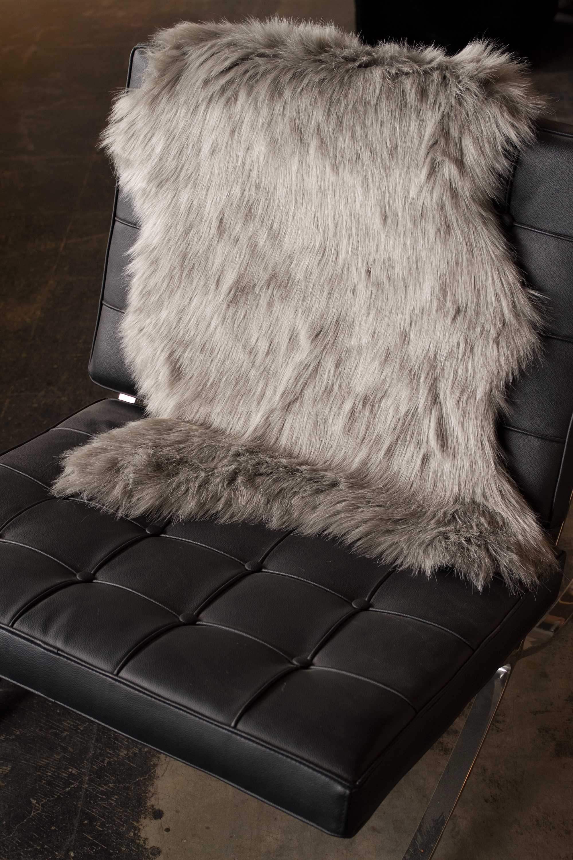 2' X 3' Grey Animal Print Area Rug - Image 5