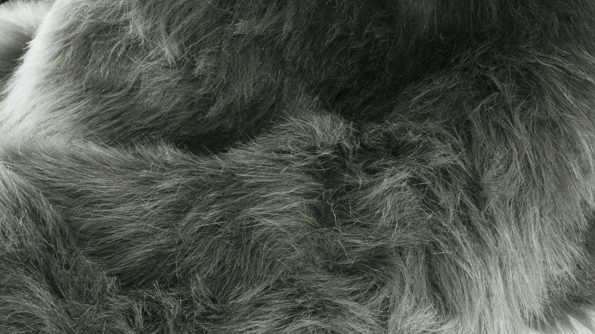 2' X 3' Grey Faux Fur Animal Print Area Rug - Image 7
