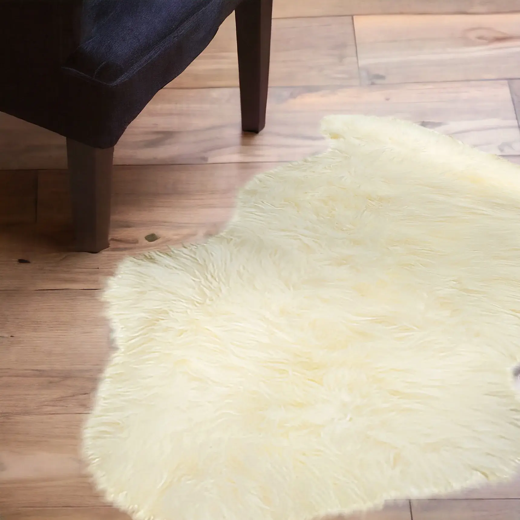 2' X 3' Ivory New Zealand Natural Sheepskin Rug