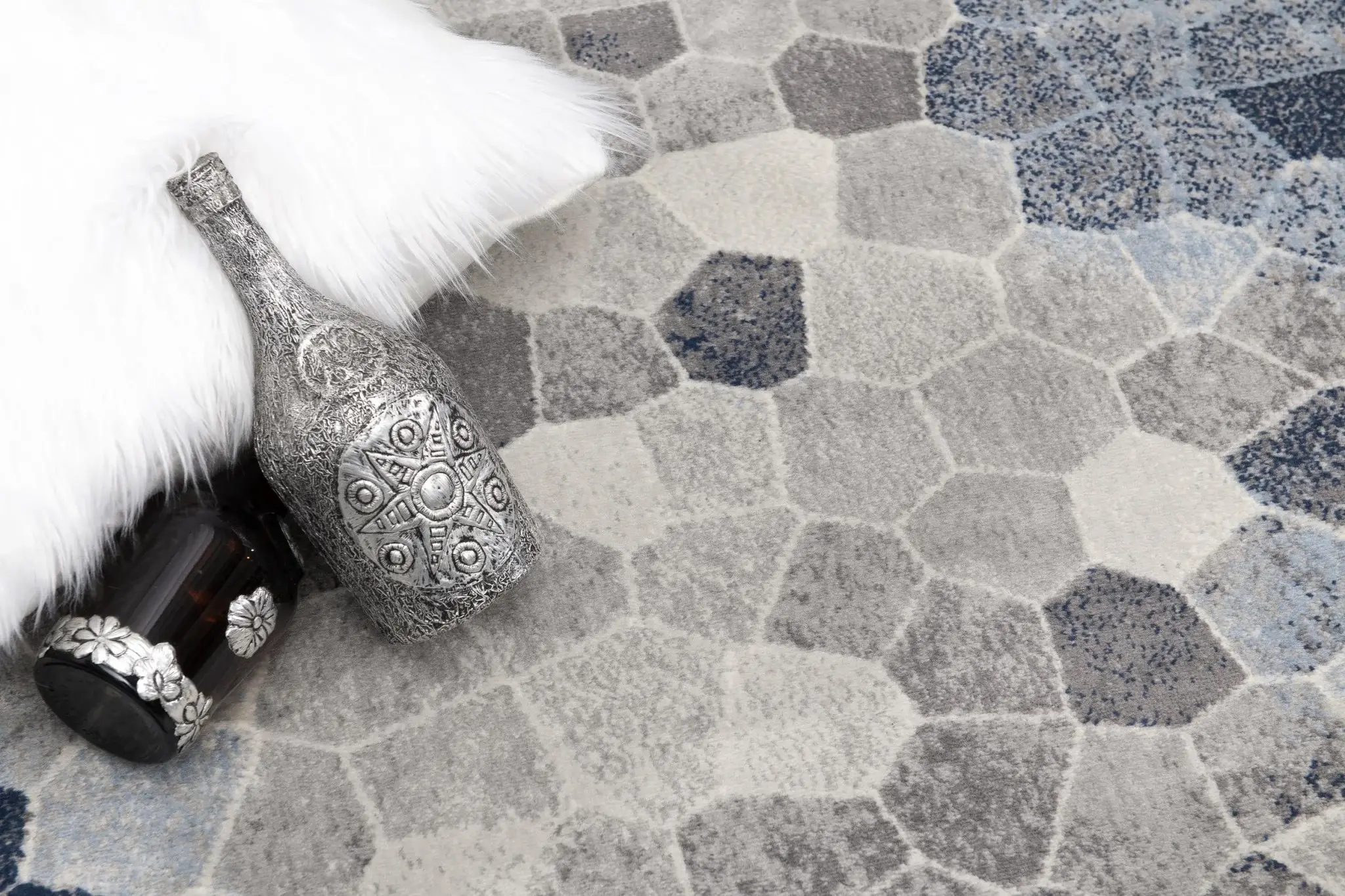 2' X 3' Navy Blue Cobblestone Pattern Scatter Rug - Image 5