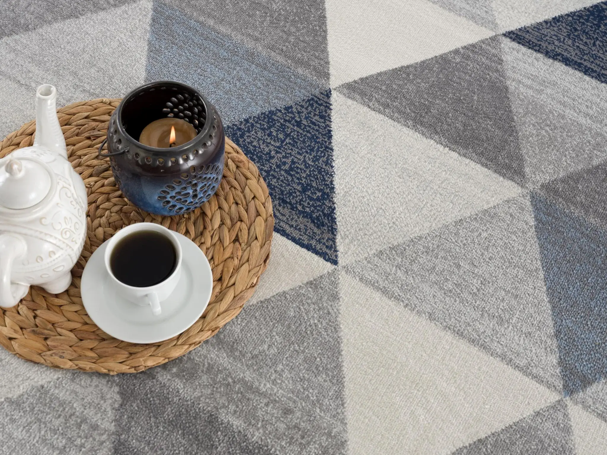 2' X 3' Navy Blue Geometric Diamond Scatter Rug - Image 3