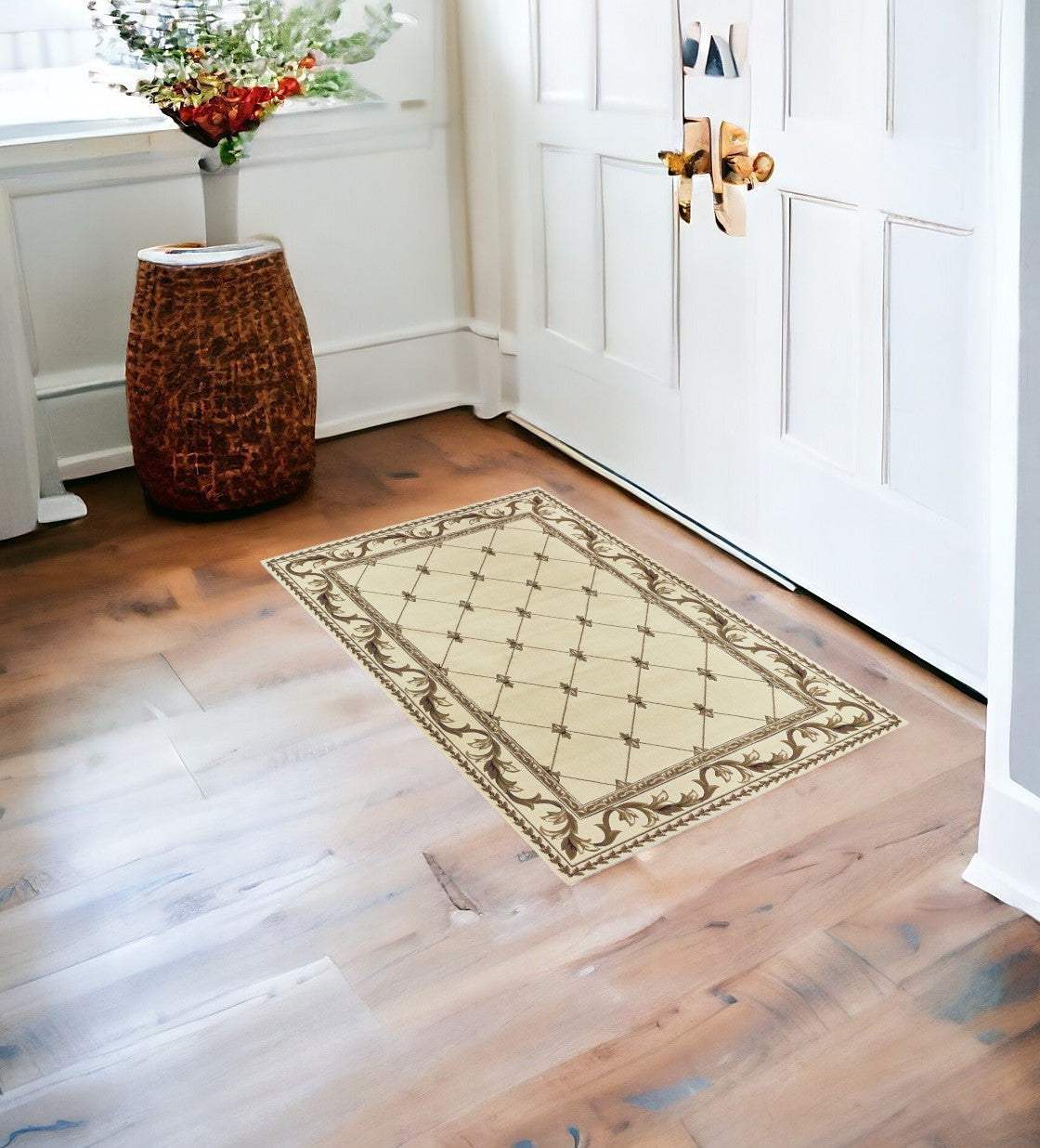 2' X 3' Polypropylene Ivory Accent Rug