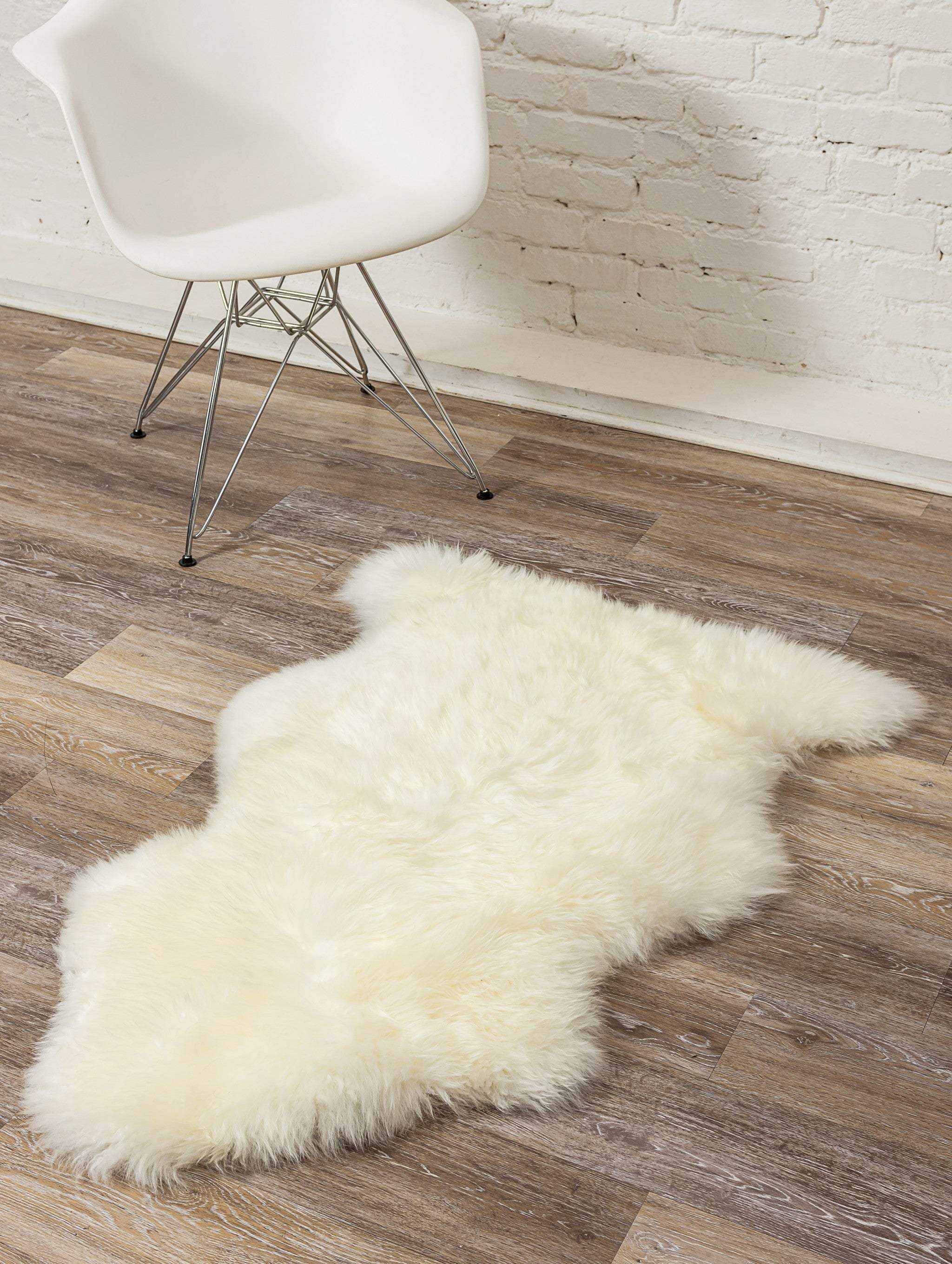 2' X 3' White Natural New Zealand Sheepskin Wool Area Rug - Image 9