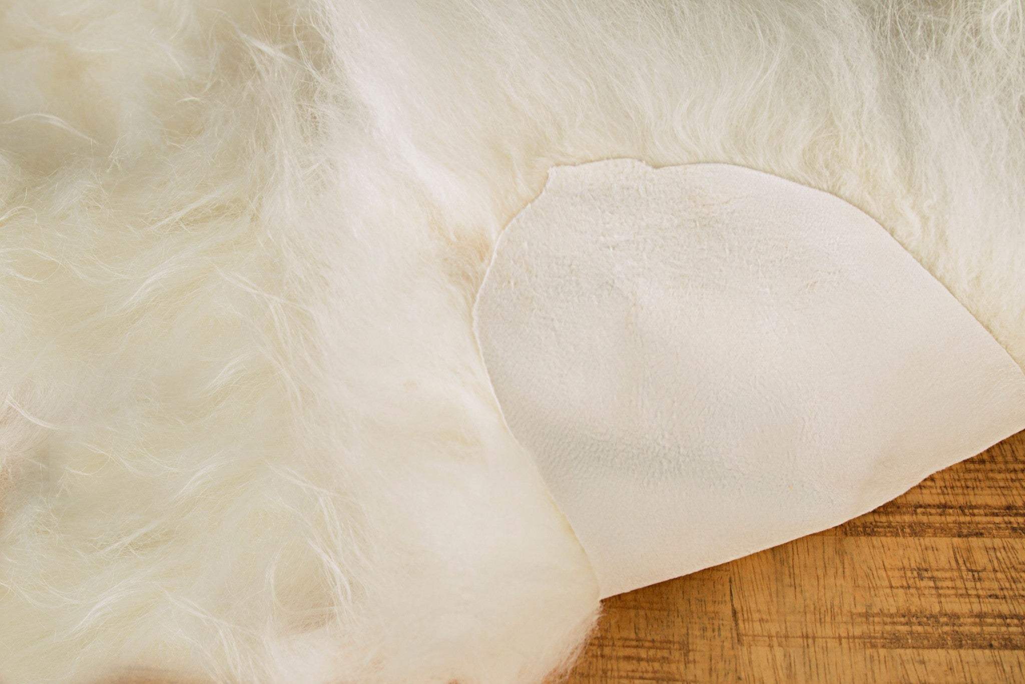 2' X 3' White Natural Wool Long-Haired Sheepskin Area Rug - Image 5
