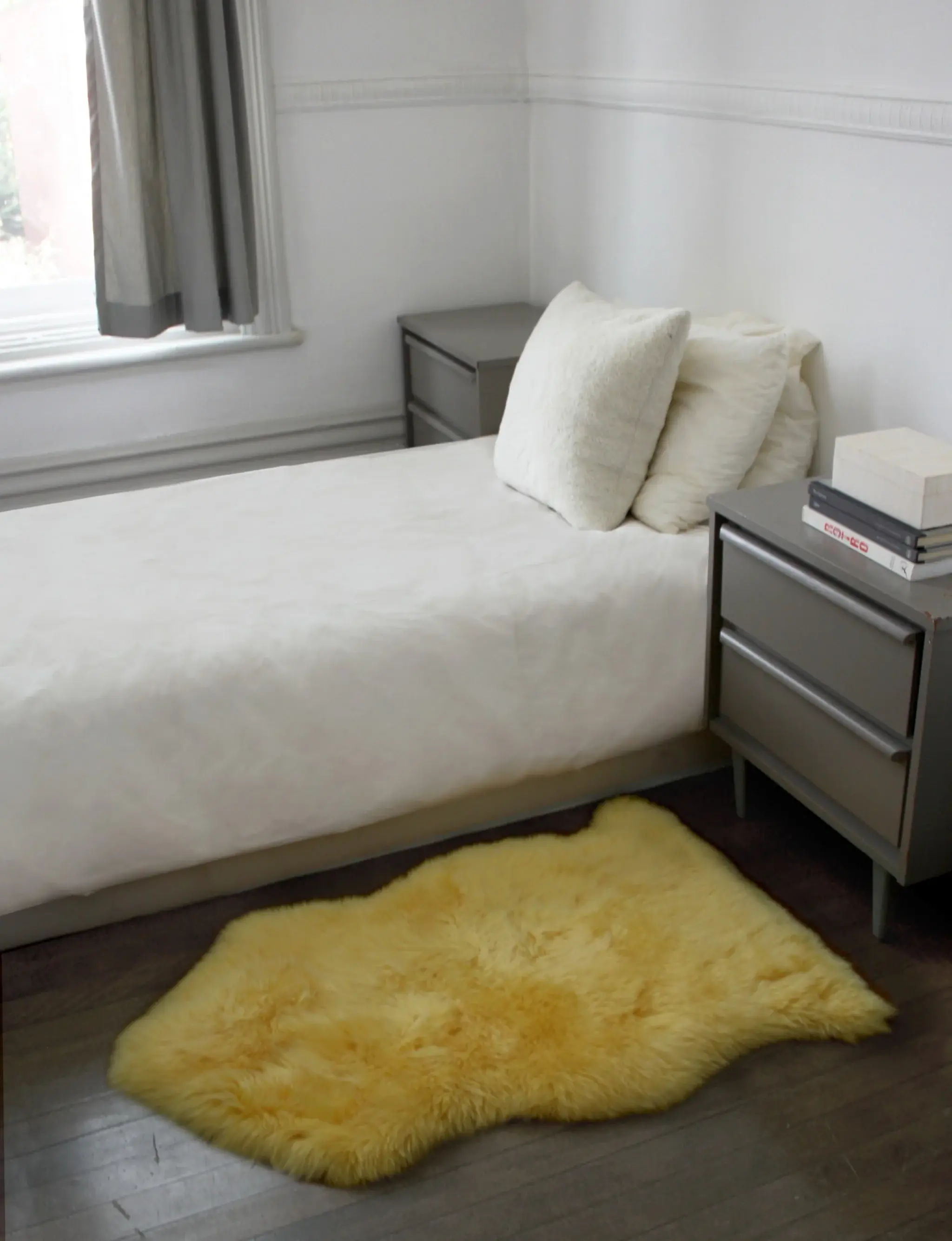 2' X 3' Yellow New Zealand Natural Sheepskin Rug - Image 7