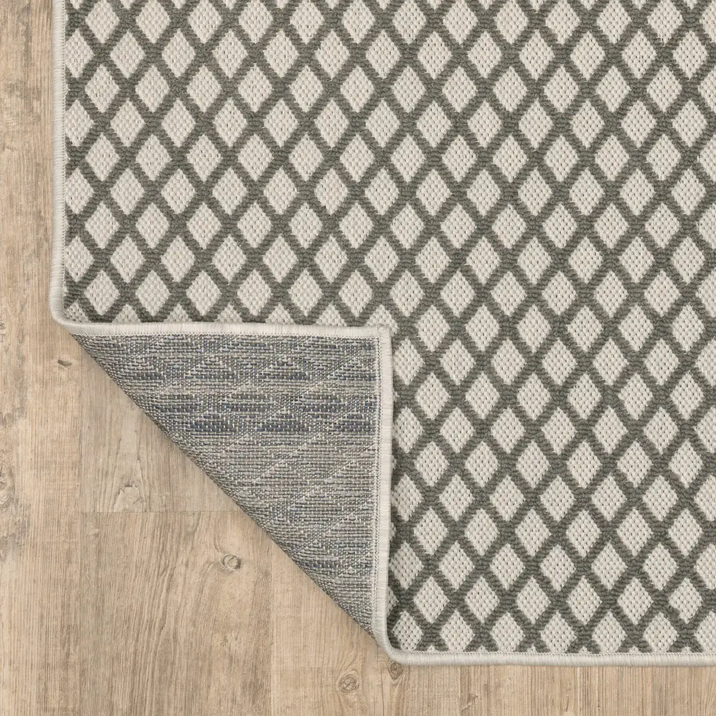 2' X 4' Beige Geometric Stain Resistant Indoor Outdoor Area Rug - Image 6