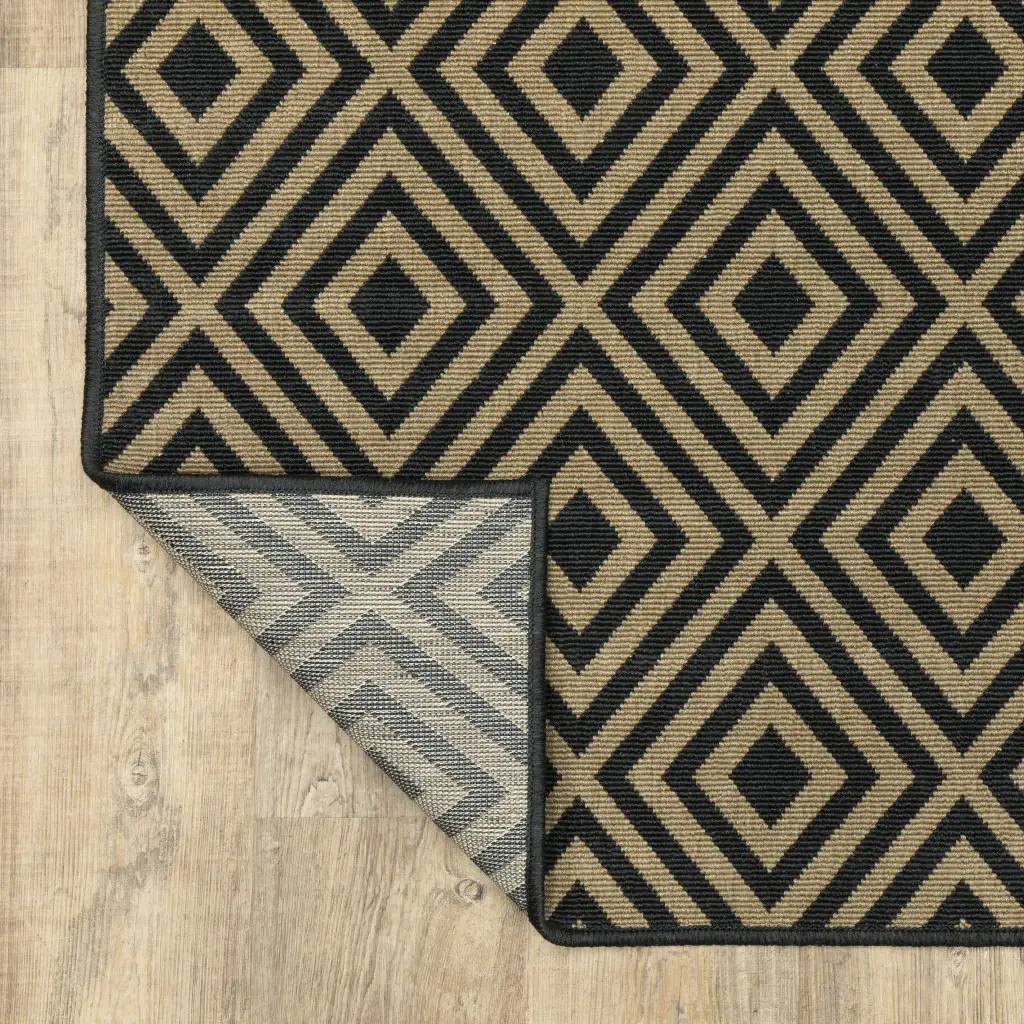 2' X 4' Black and Tan Geometric Stain Resistant Indoor Outdoor Area Rug - Image 7