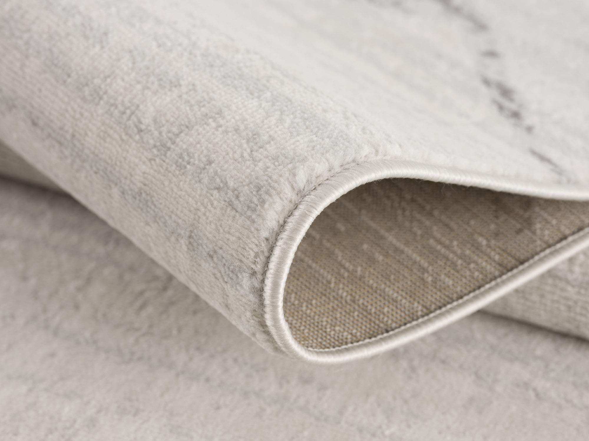 2' X 4' Gray and Ivory Geometric Area Rug - Image 5