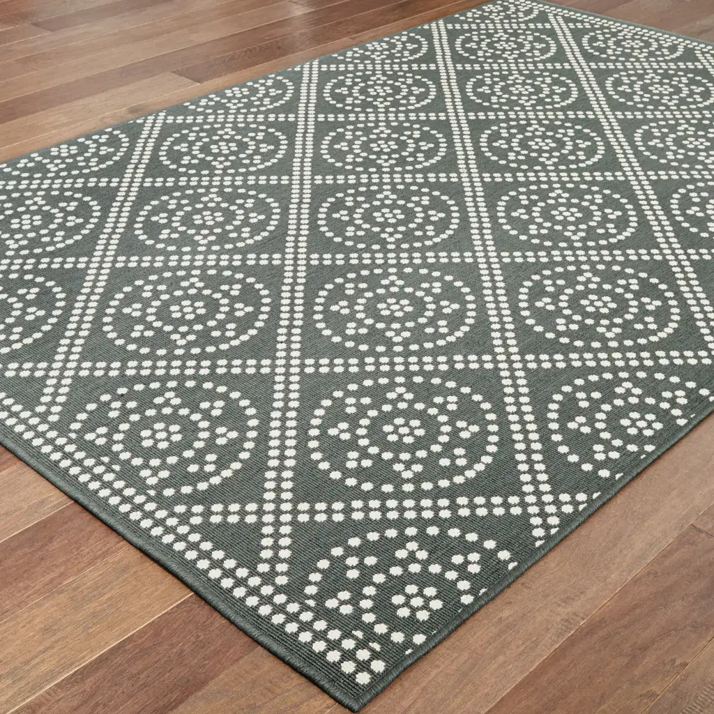 2' X 4' Gray and Ivory Geometric Stain Resistant Indoor Outdoor Area Rug - Image 4