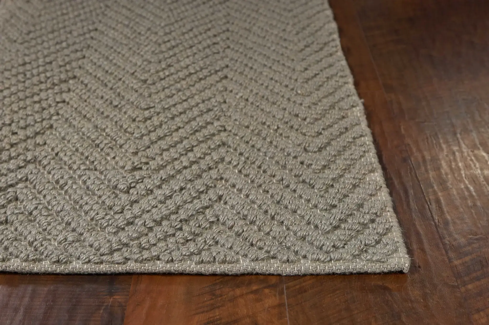 2' X 4' Gray Chevron Hand Woven Area Rug - Image 3