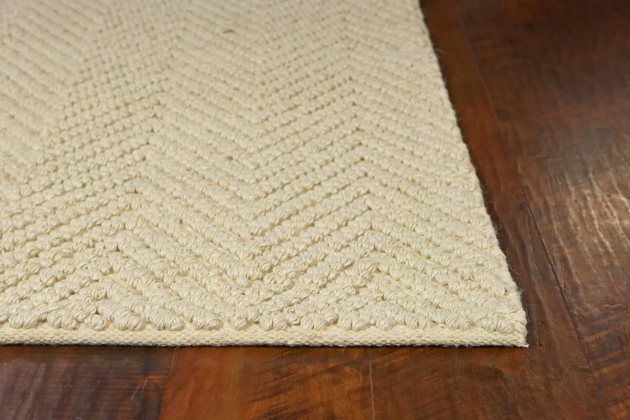 2' X 4' Ivory Chevron Hand Woven Area Rug - Image 9