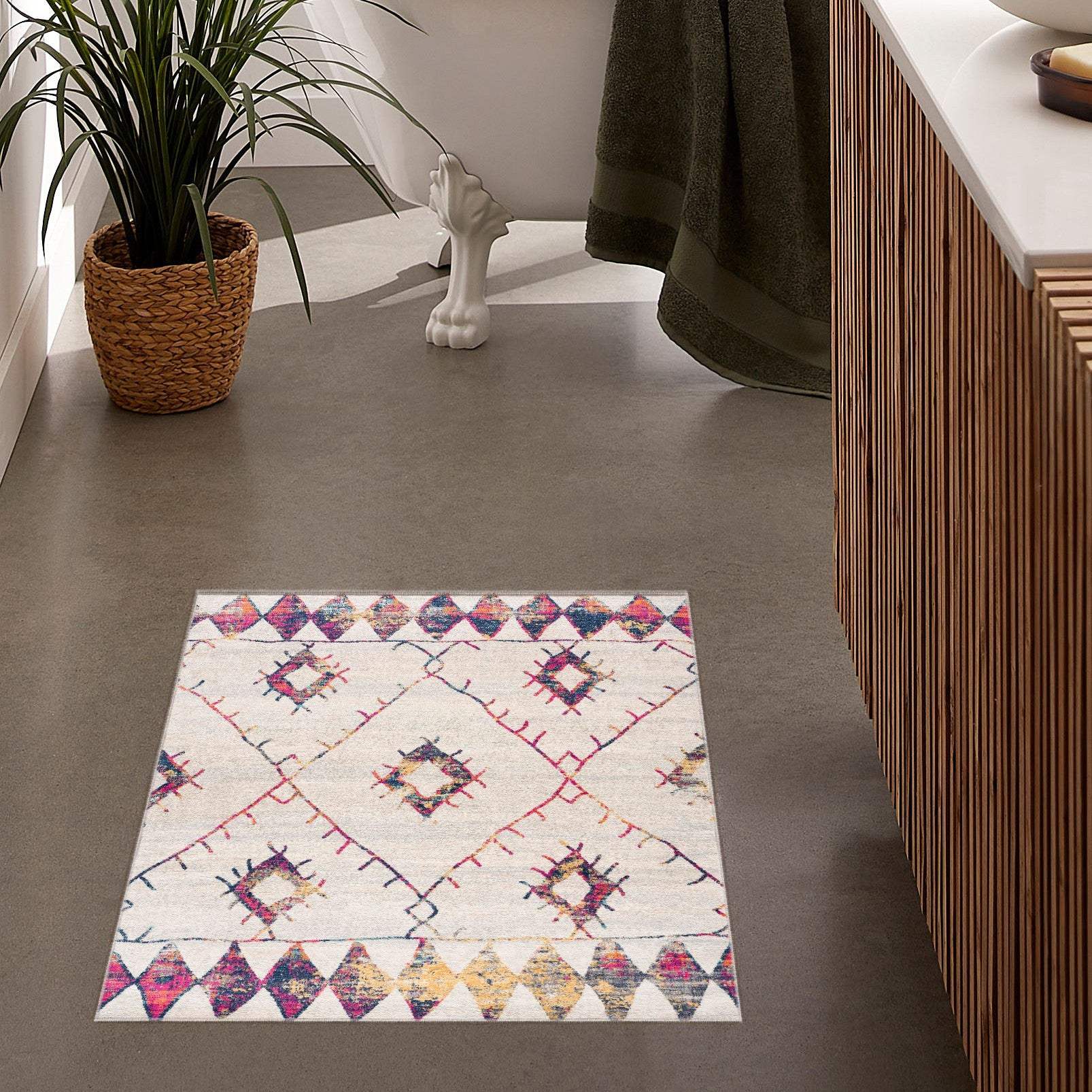 2' X 5' Cream Damask Area Rug - Image 4