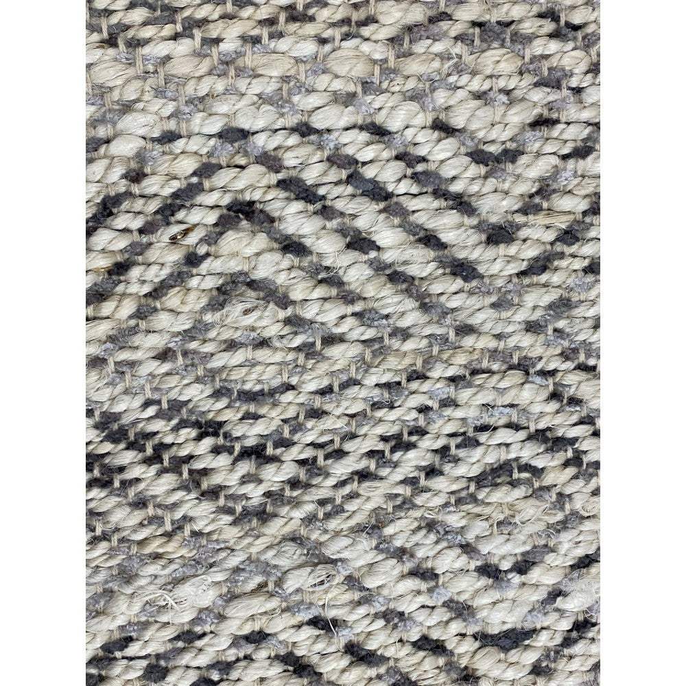 2' X 5' Tan and Gray Hand Woven Area Rug - Image 5