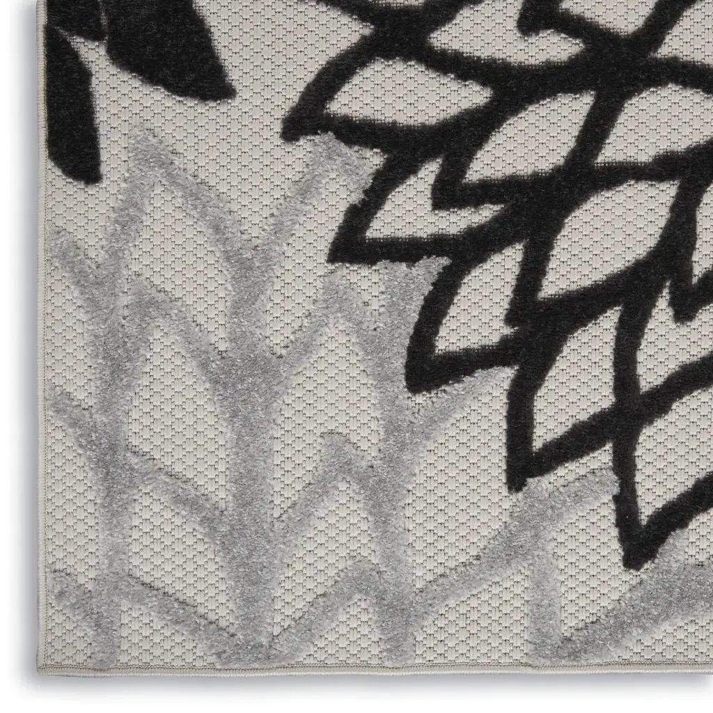 2' X 6' Black And White Floral Non Skid Indoor Outdoor Runner Rug - Image 5