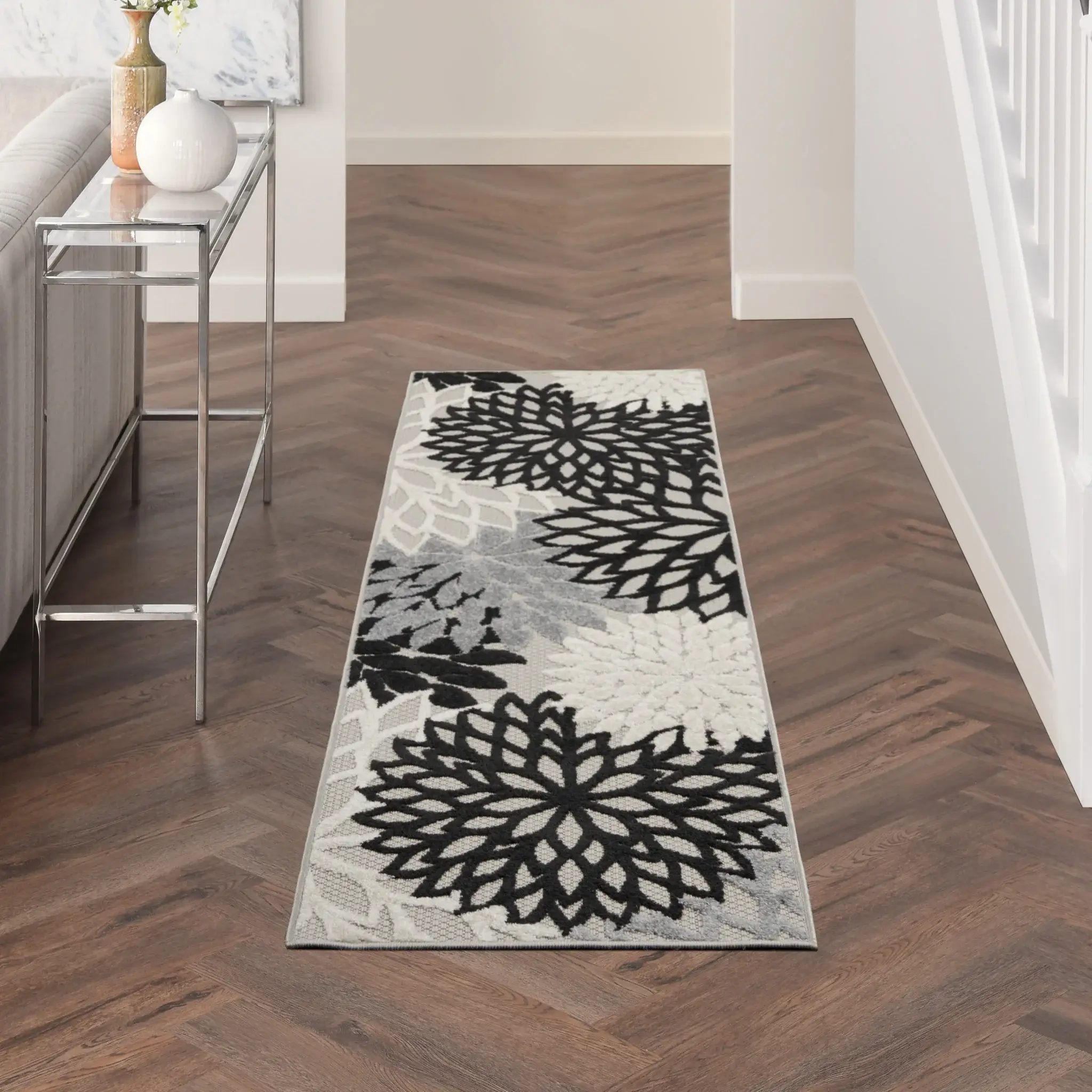 2' X 6' Black And White Floral Non Skid Indoor Outdoor Runner Rug - Image 9