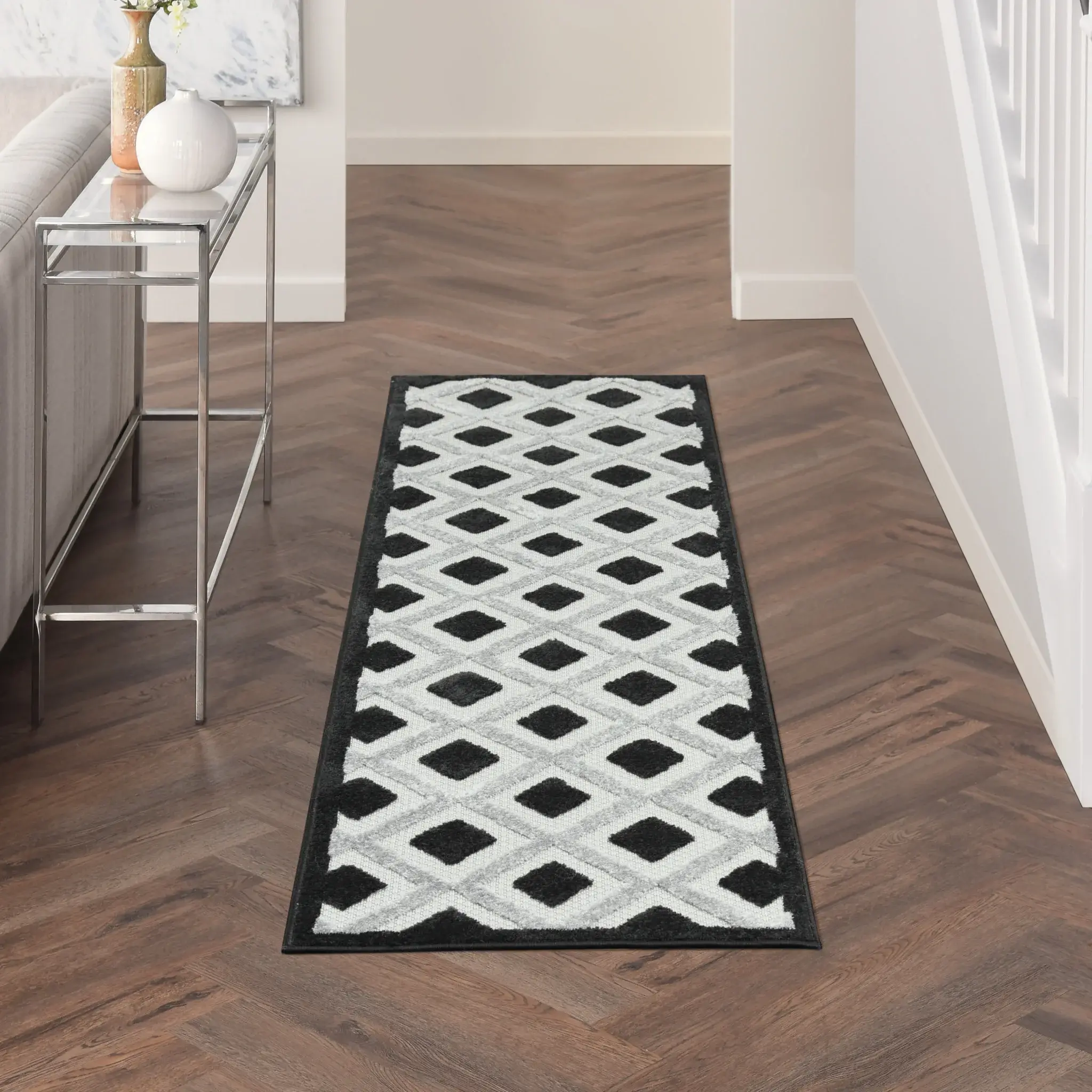 2' X 6' Black And White Gingham Non Skid Indoor Outdoor Runner Rug - Image 8