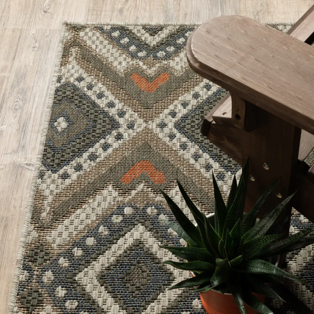 2' X 8' Gray Geometric Stain Resistant Indoor Outdoor Area Rug - Image 7