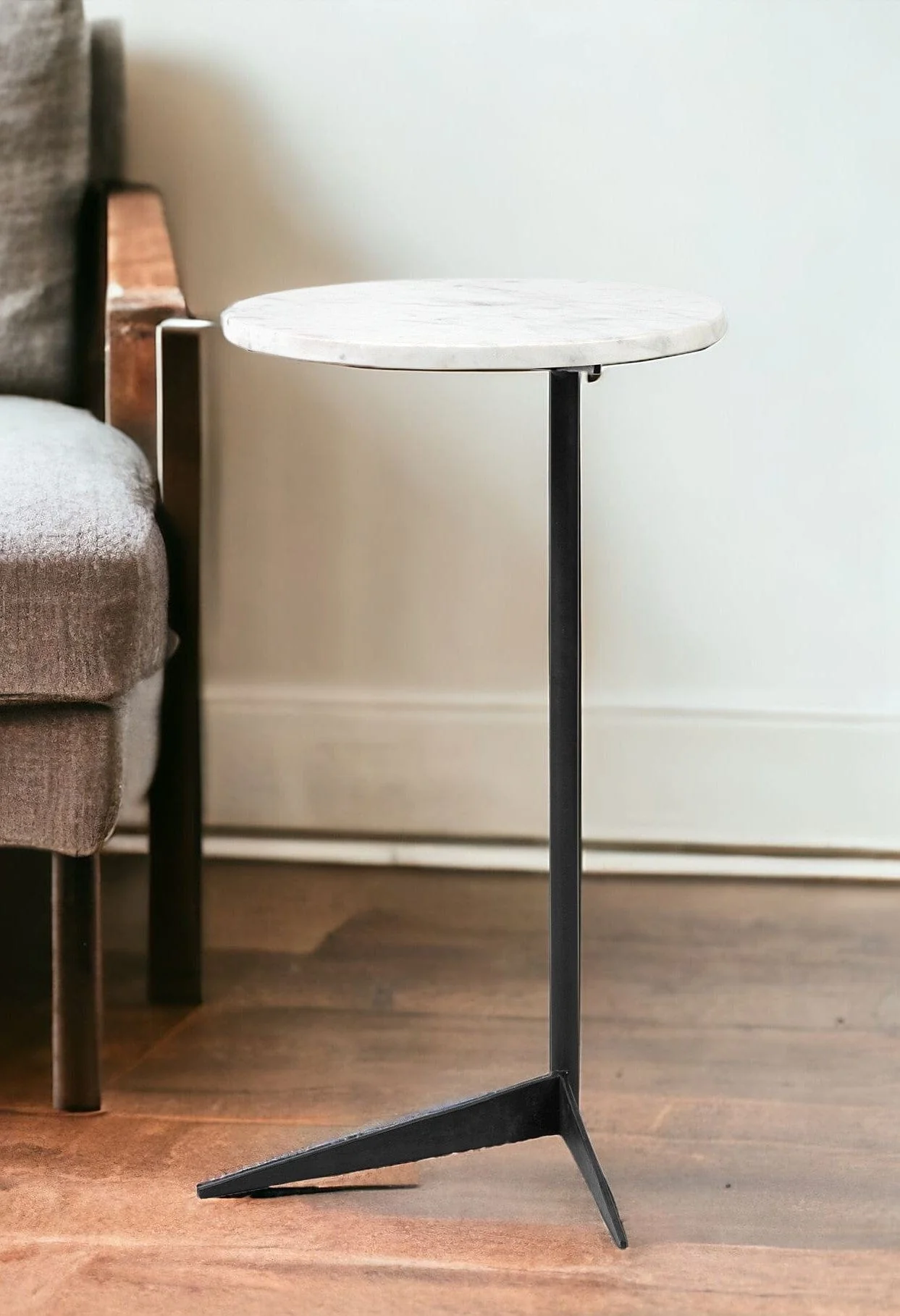 27" Black And White Marble Round End Table - Image 2