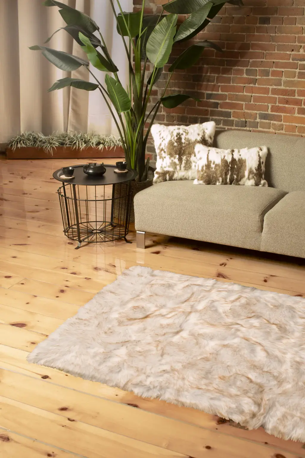 3' X 5' Ombre Tan Faux Fur Washable Non Skid Area Rug - Image 5