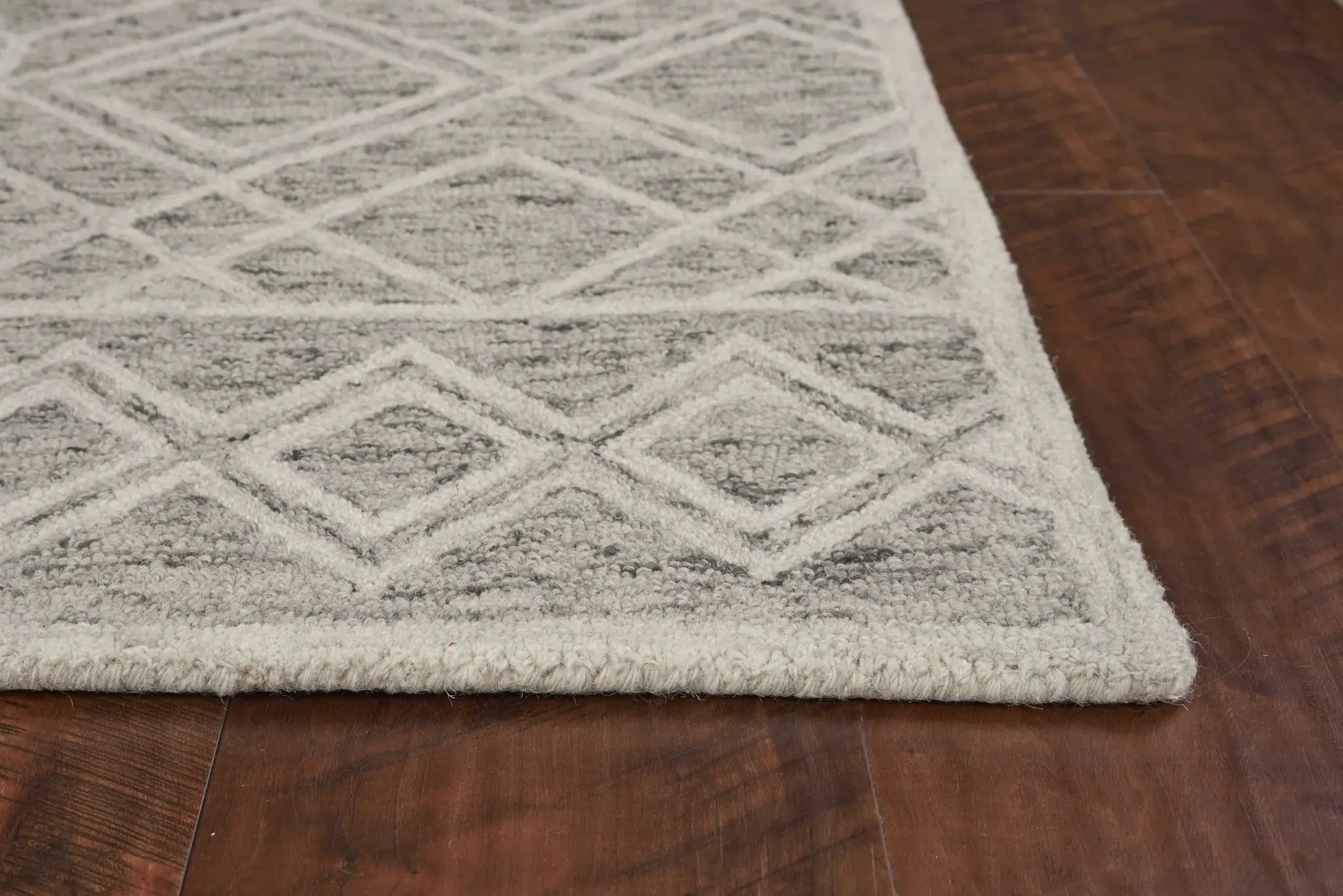 3' X 5' Sand Geometric Diamond Wool Area Rug - Image 4
