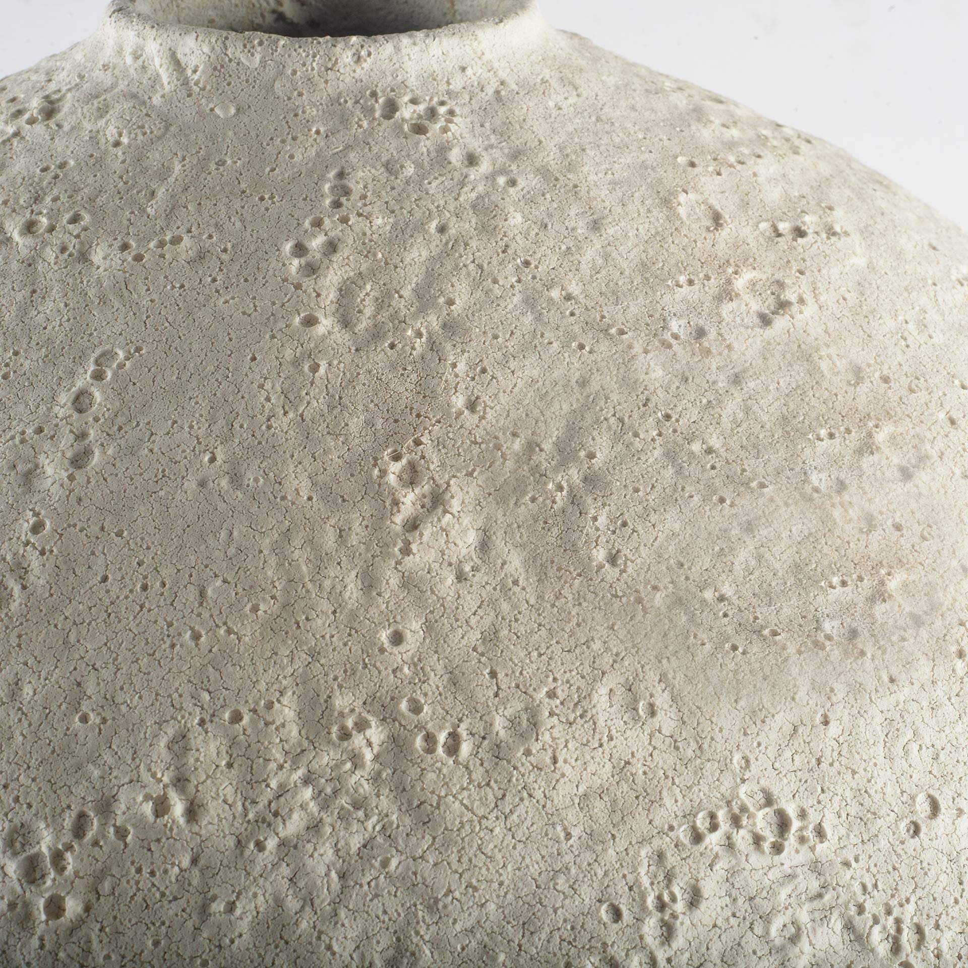 32" Narrow White Textured Ceramic Vase - Image 5