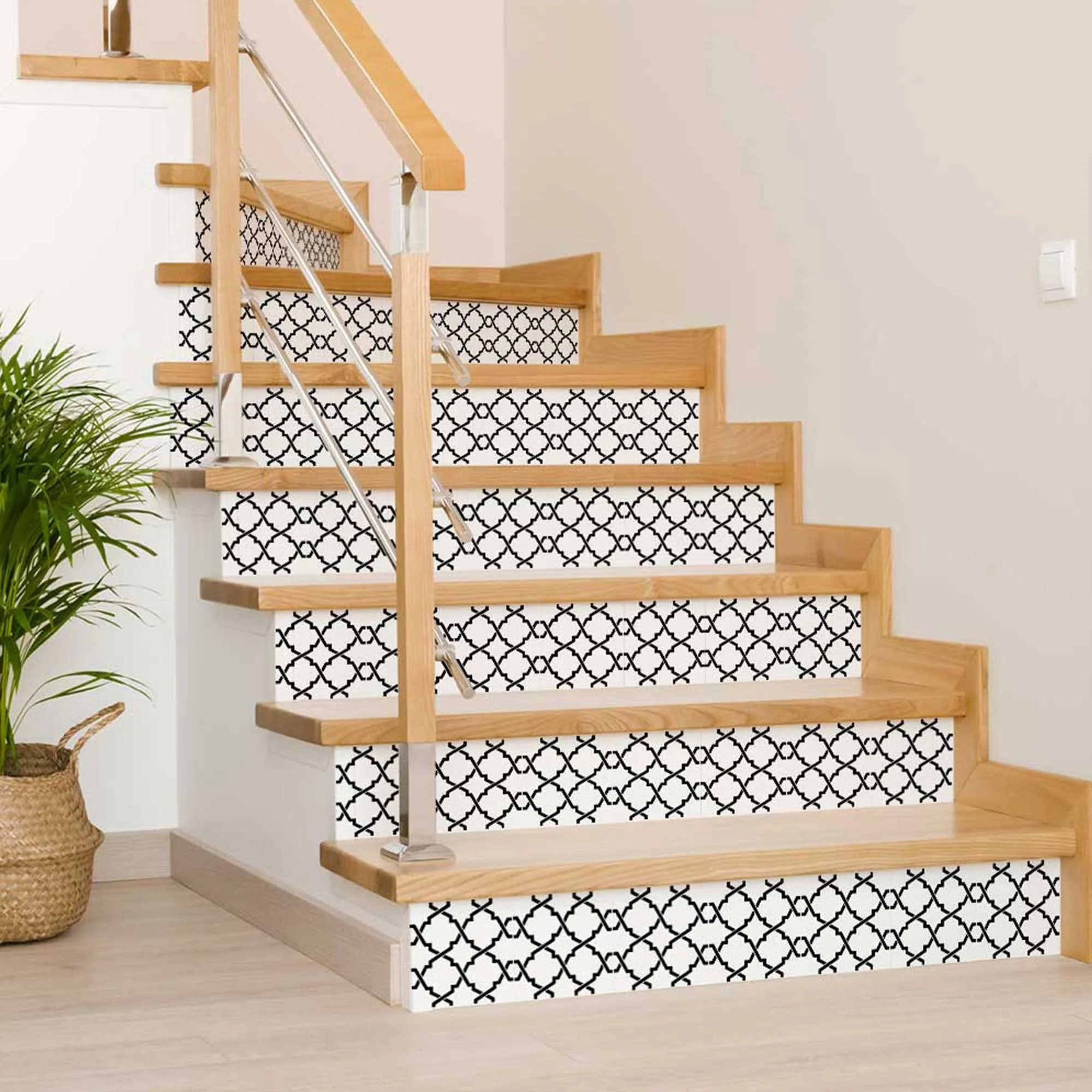 5" X 5" Black and White Quatrefoil Peel and Stick Tiles - Image 4