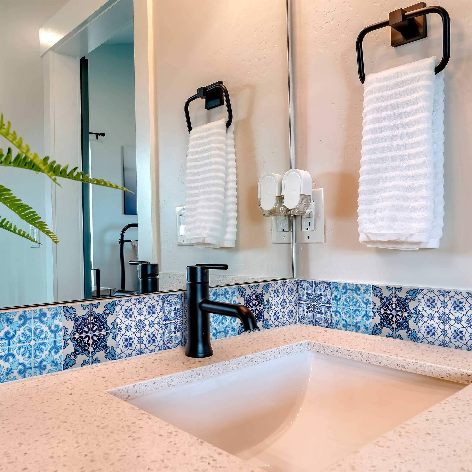 5" X 5" Mediterranean Blues Mosaic Peel and Stick Tiles - Image 7