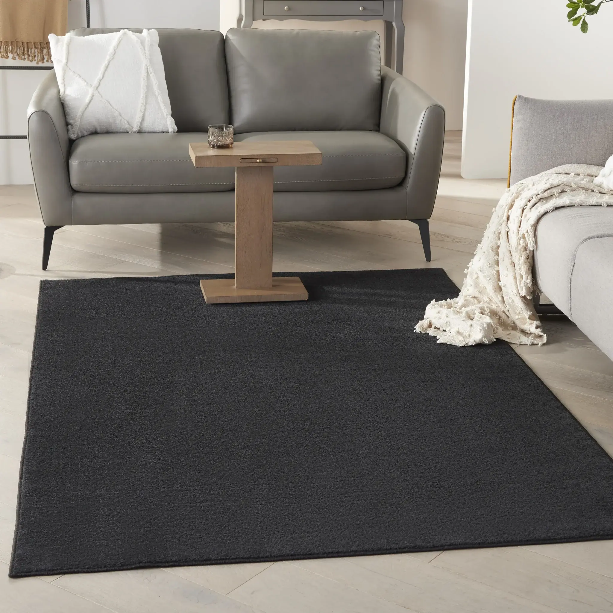 5' X 7' Black Stain Resistant Indoor Outdoor Area Rug - Image 6