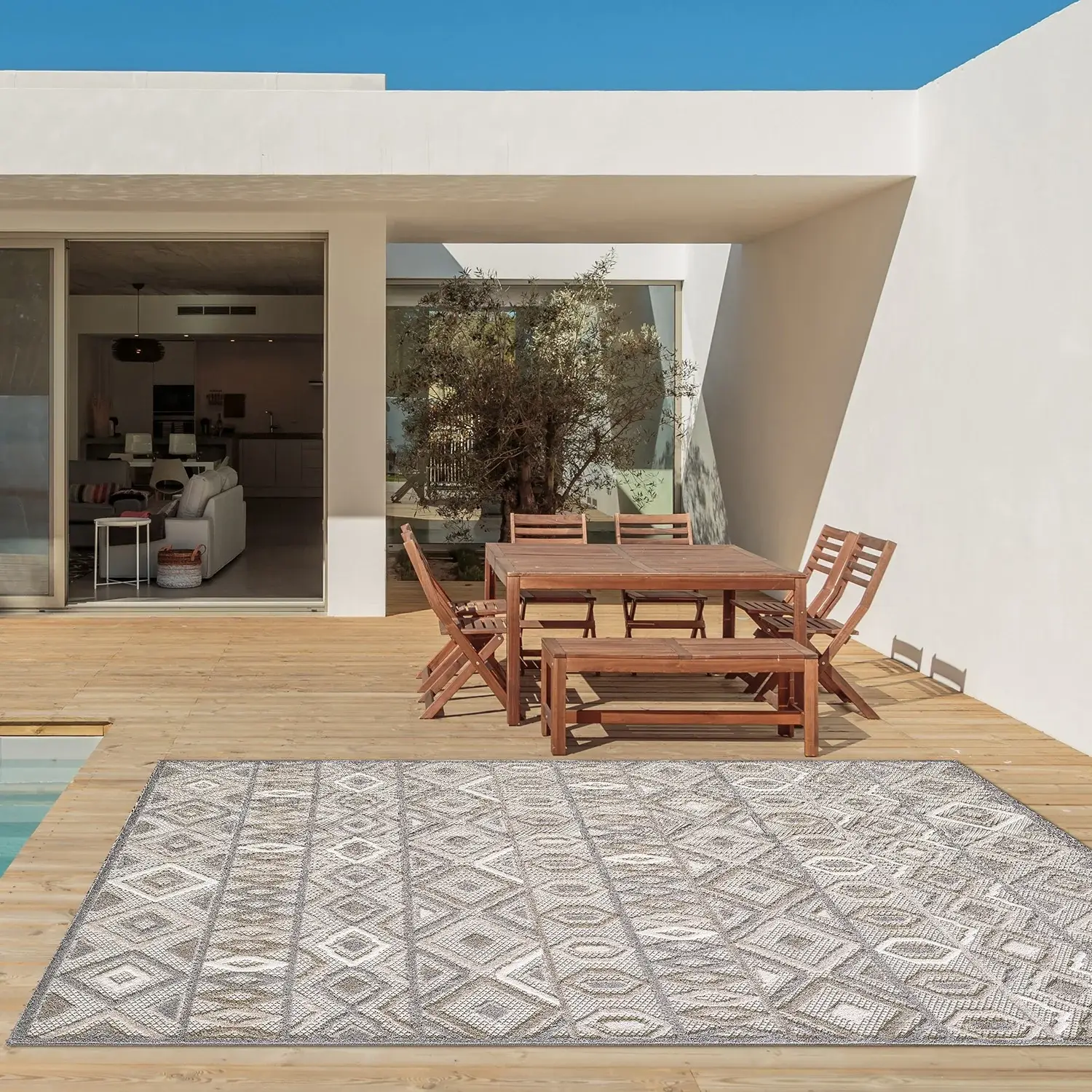 5' X 7' Gray And Ivory Southwestern Stain Resistant Indoor Outdoor Area Rug - Image 6