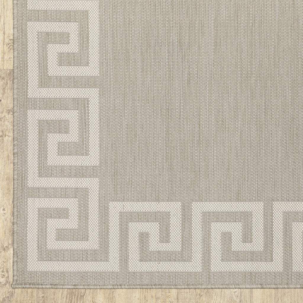5' X 7' Gray and Ivory Stain Resistant Indoor Outdoor Area Rug - Image 3