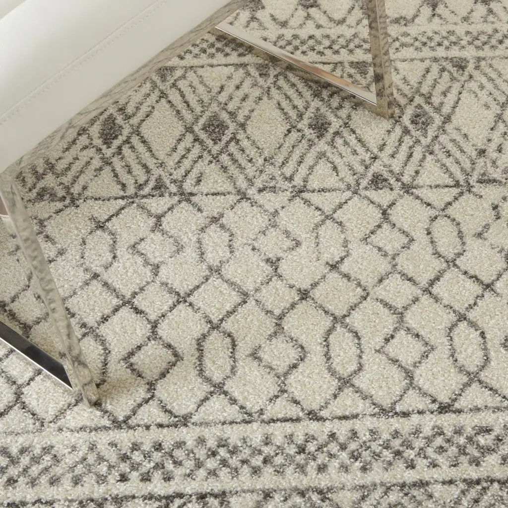 5' X 7' Gray Geometric Power Loom Area Rug - Image 7