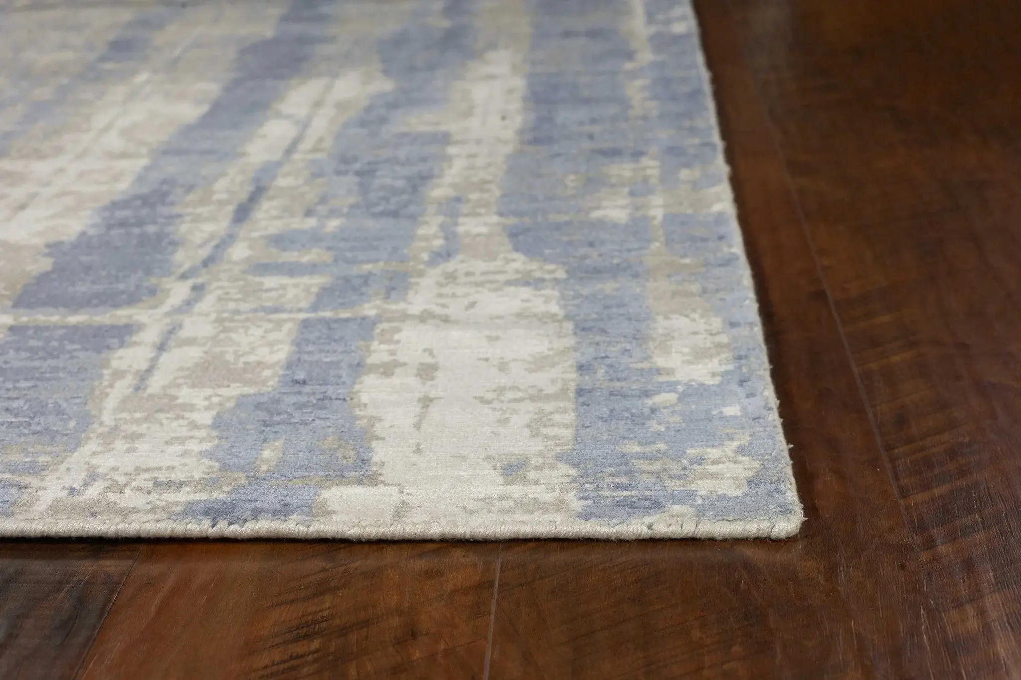 5' X 7' Grey Blue Hand Loomed Abstract Brushstroke Indoor Area Rug - Image 5