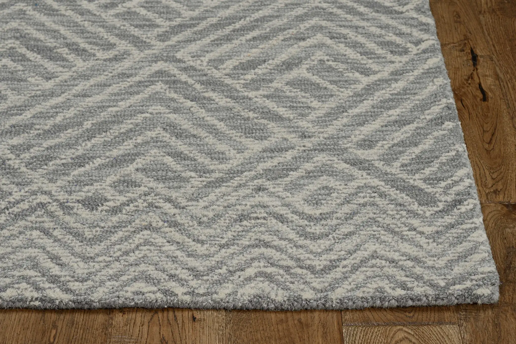 5' X 7' Ivory Geometric Pattern Wool Indoor Area Rug - Image 8