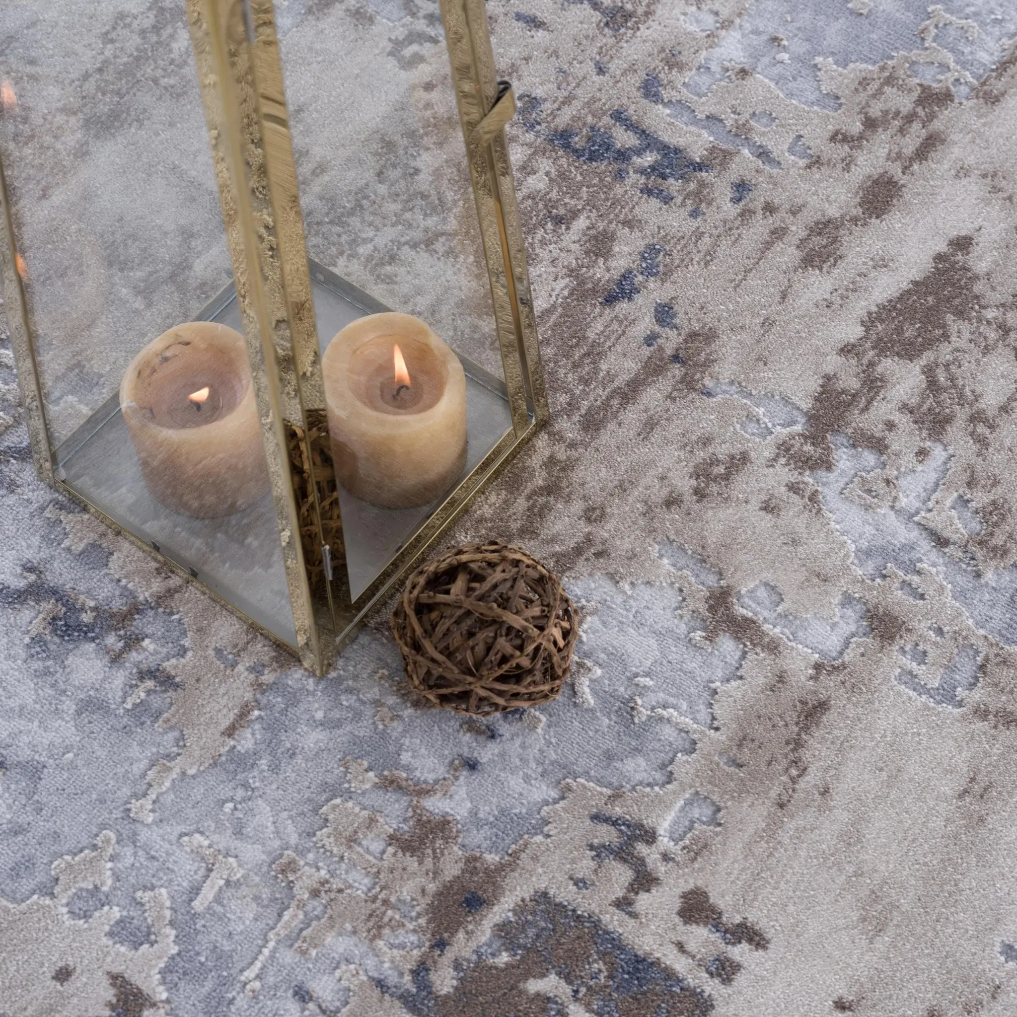 5' X 8' Beige And Ivory Abstract Area Rug - Image 7