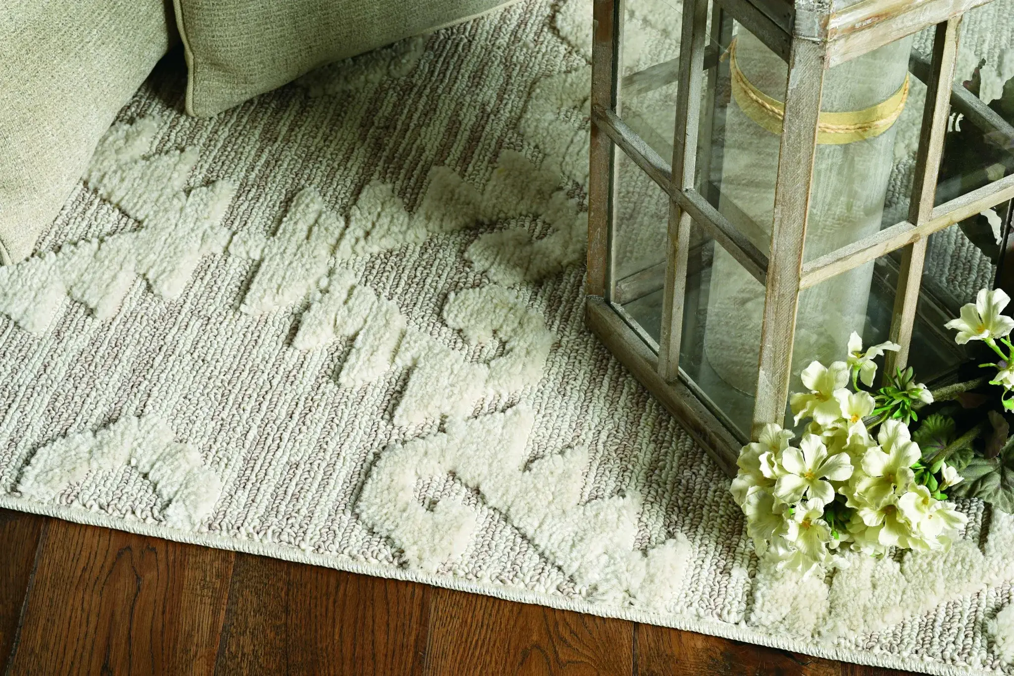5' X 8' Beige and Ivory Geometric Area Rug - Image 4