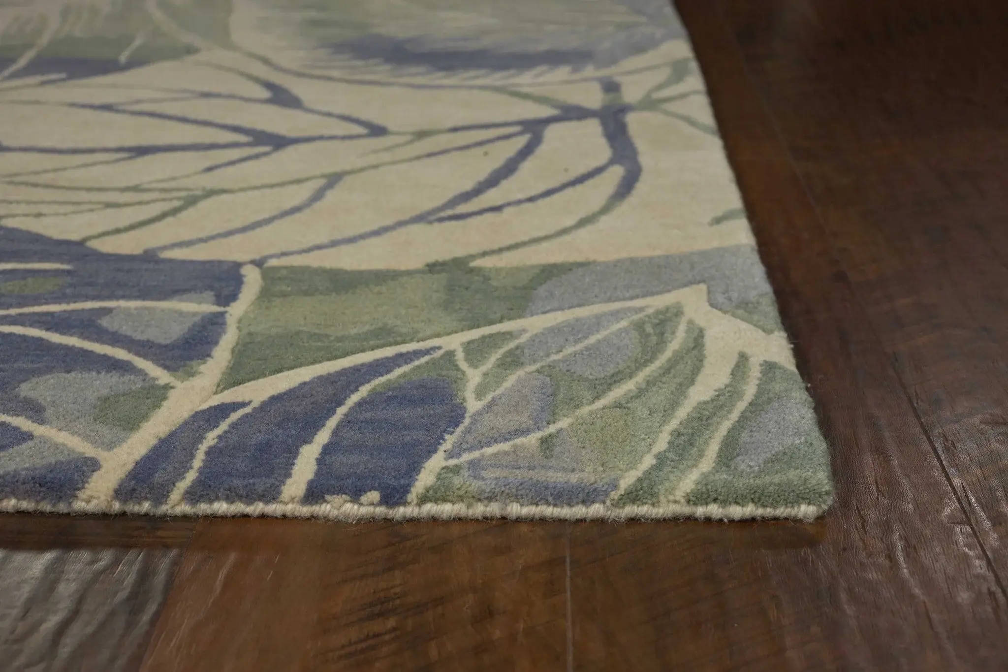 5' X 8' Blue Green Hand Tufted Caladium Indoor Area Rug - Image 4