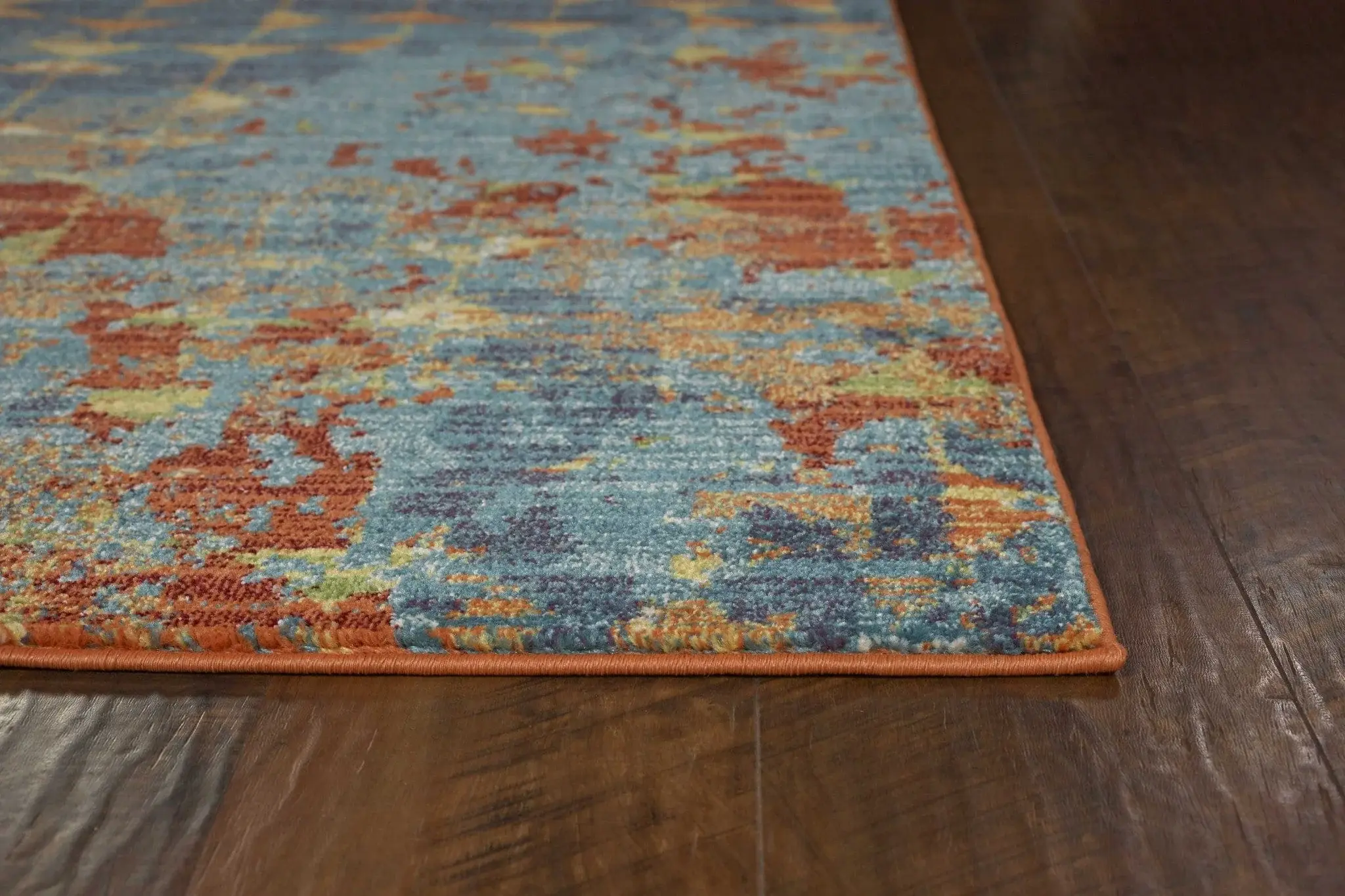 5' X 8' Blue Or Coral Abstract Triangle Indoor Area Rug - Image 5
