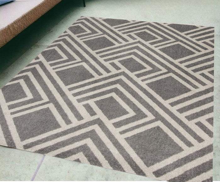 5' X 8' Gray Geometric Indoor Outdoor Area Rug