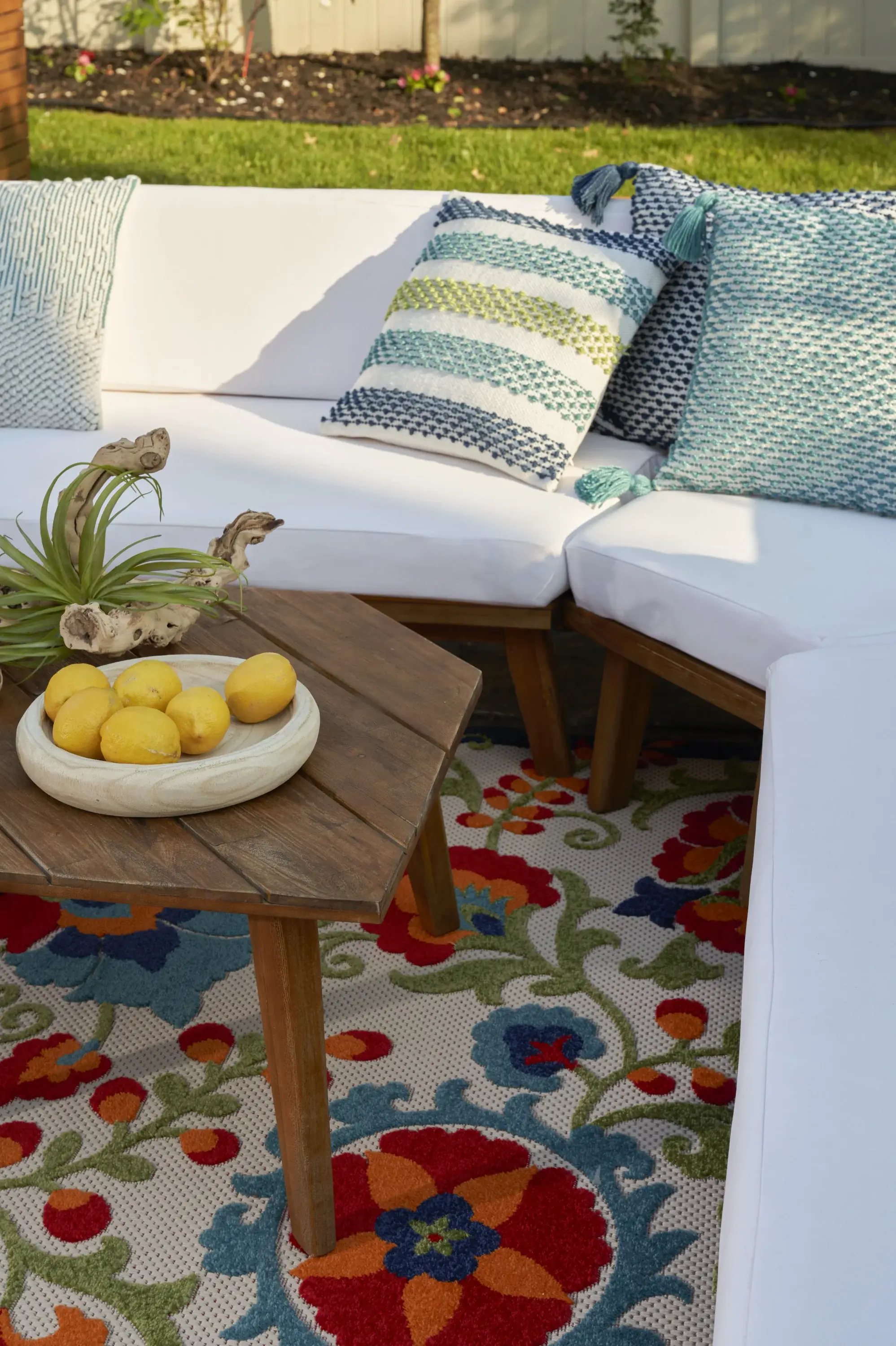 5' X 8' Green And Ivory Indoor Outdoor Area Rug - Image 8