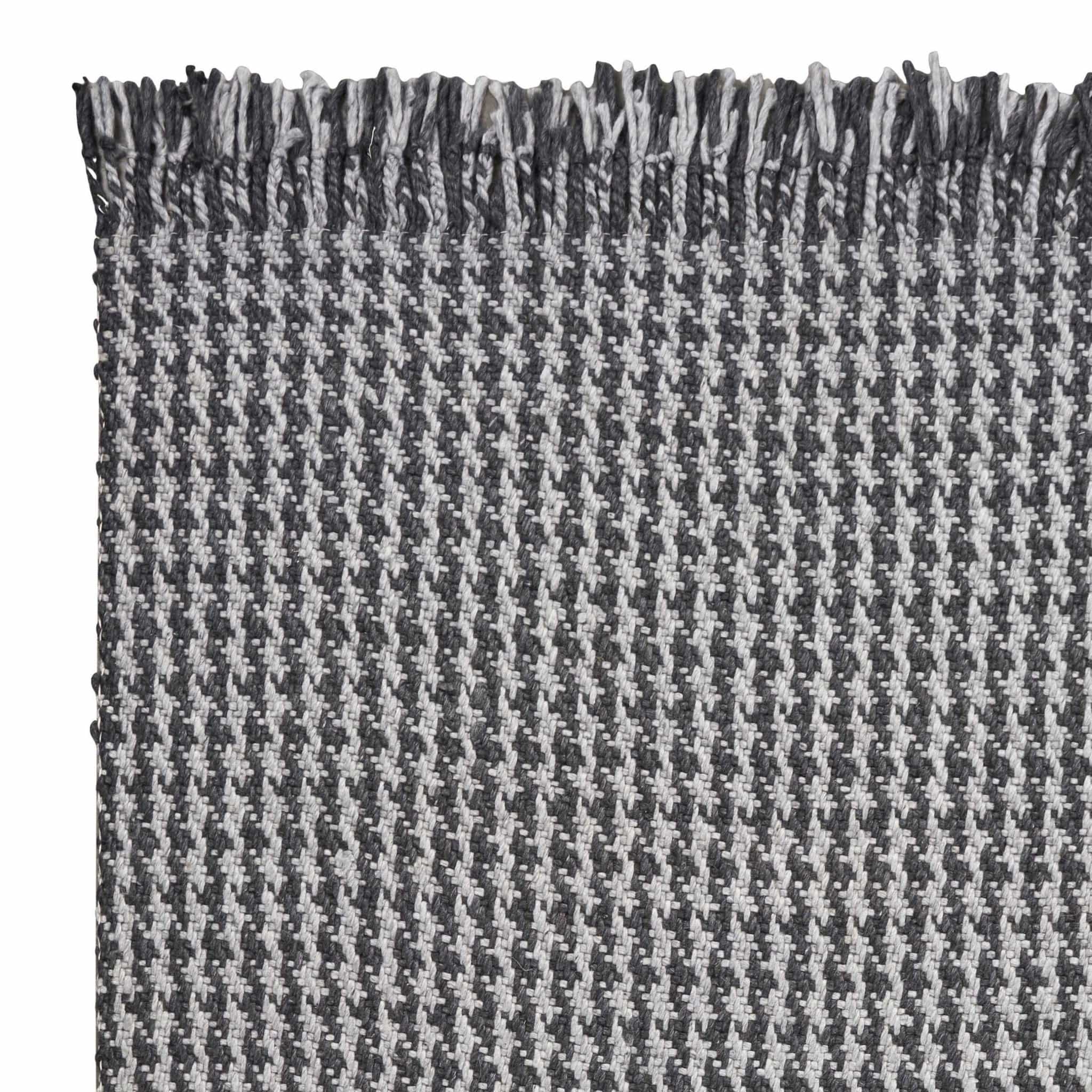 5' X 8' Grey Hand Woven Houndstooth Indoor Area Rug - Image 4
