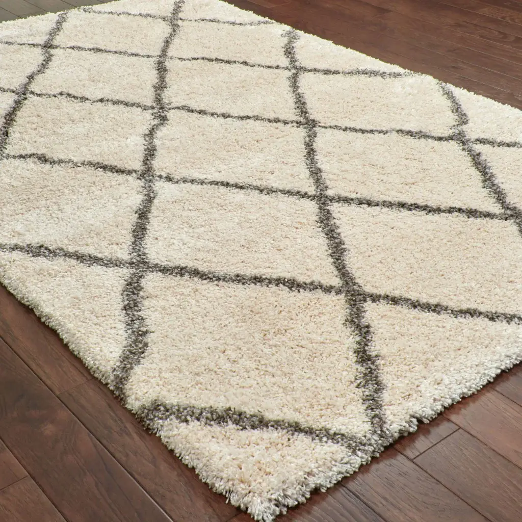 5' X 8' Ivory And Gray Geometric Lattice Area Rug - Image 5