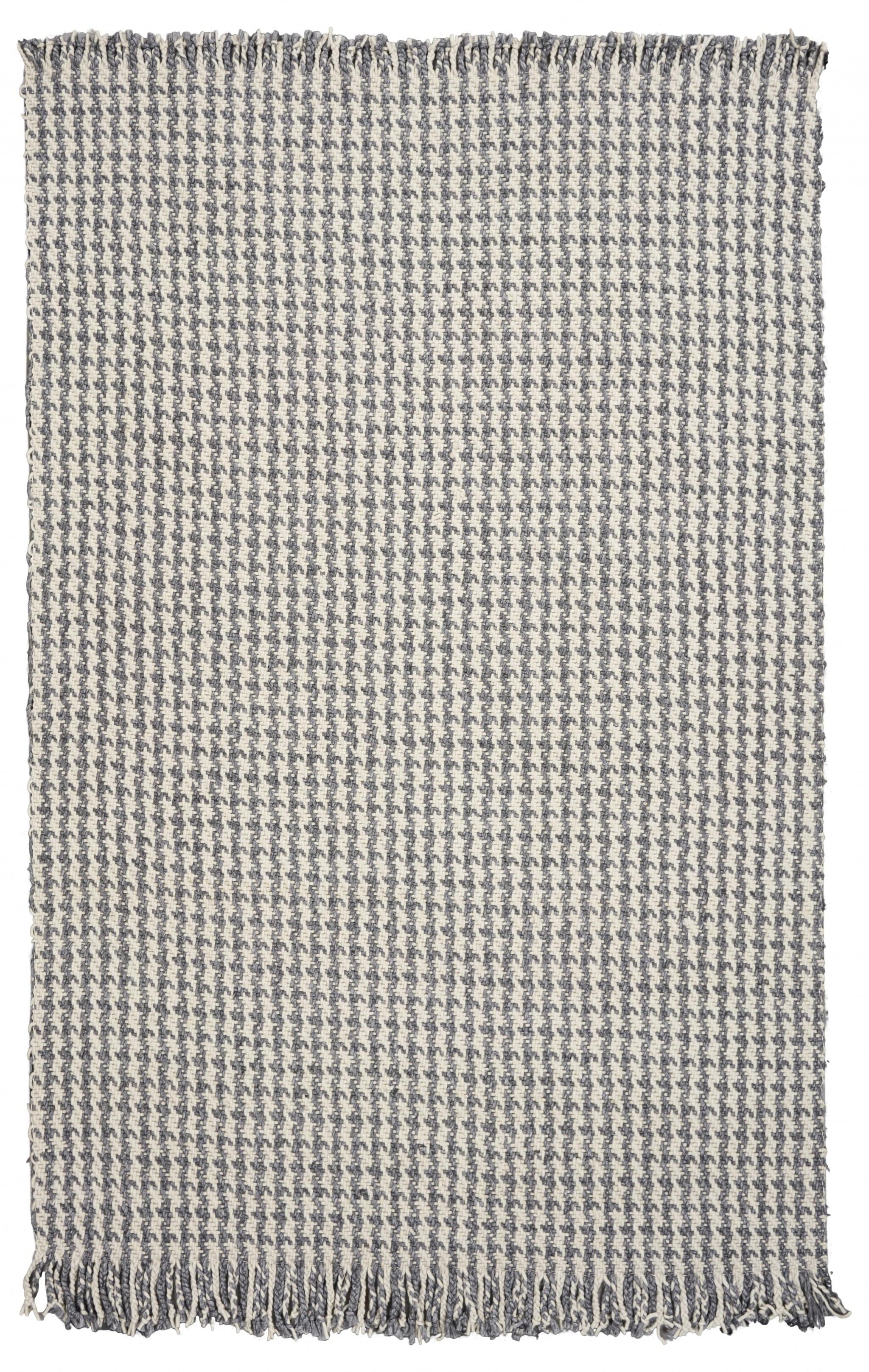 5' X 8' Ivory Or Grey Plaid Knitted Wool Indoor Area Rug With Fringe - Image 2