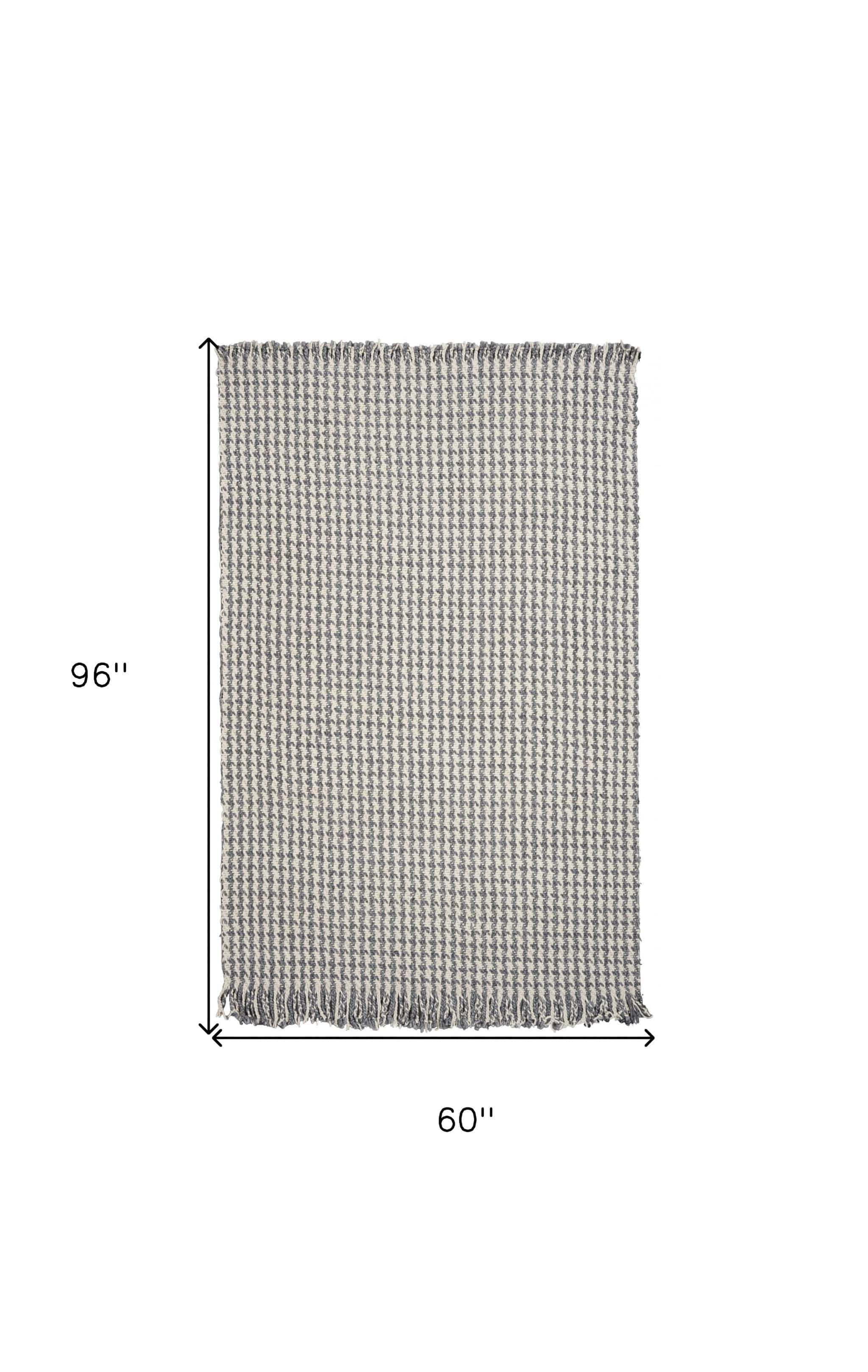 5' X 8' Ivory Or Grey Plaid Knitted Wool Indoor Area Rug With Fringe - Image 3