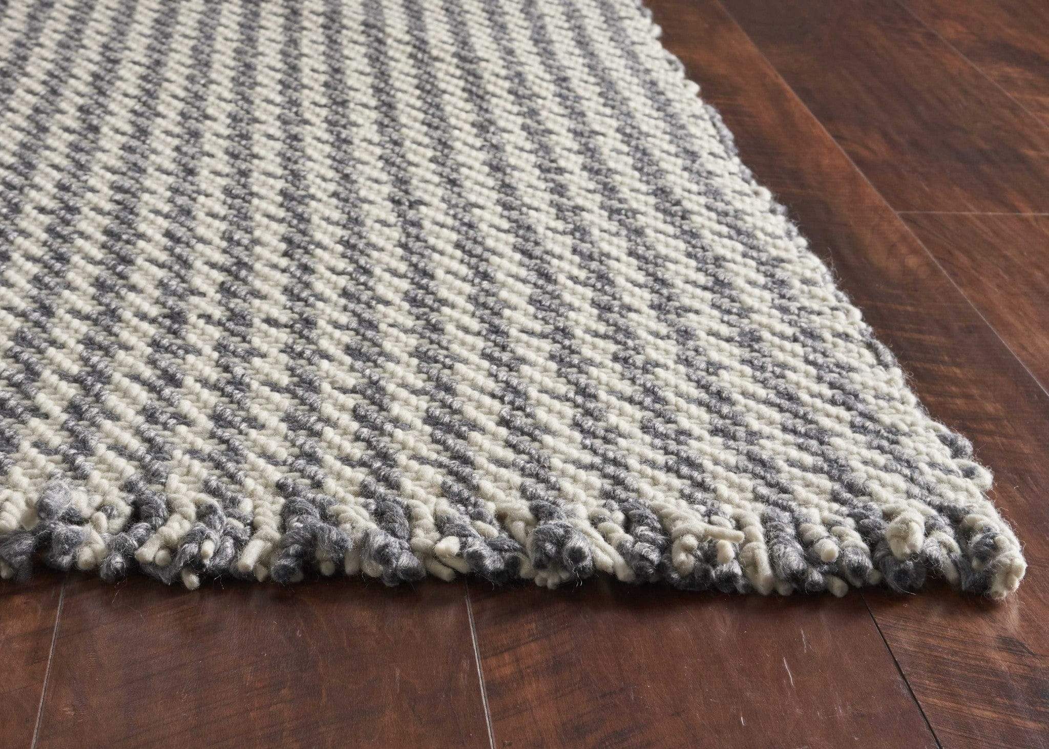 5' X 8' Ivory Or Grey Plaid Knitted Wool Indoor Area Rug With Fringe - Image 5