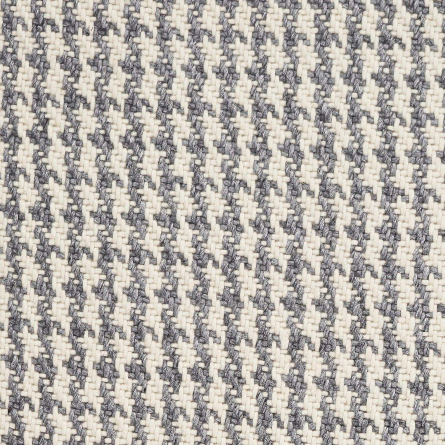 5' X 8' Ivory Or Grey Plaid Knitted Wool Indoor Area Rug With Fringe - Image 7