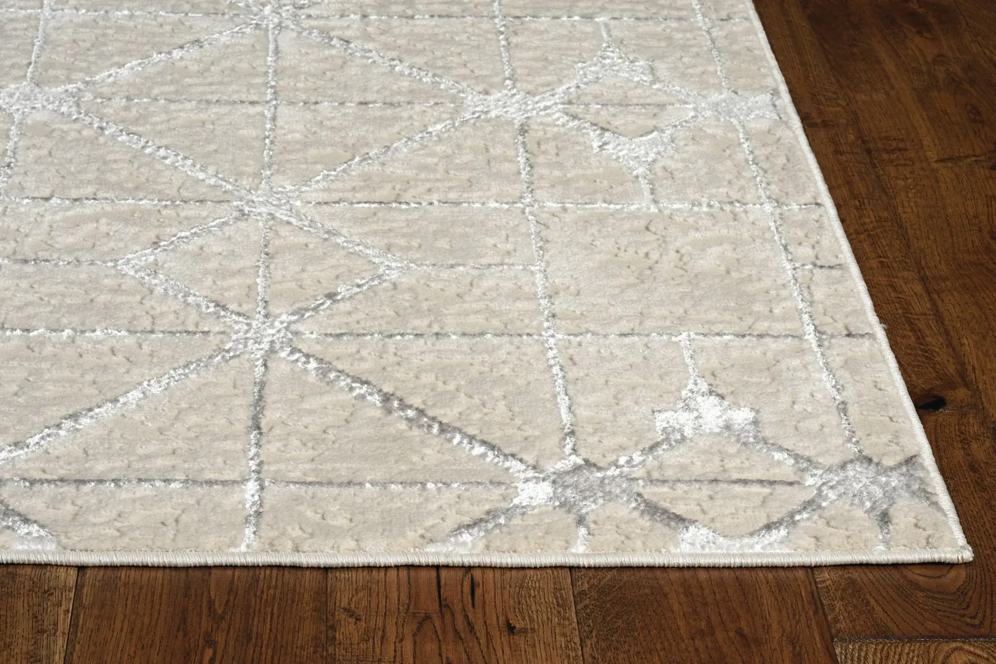 5' X 8' Ivory Silver Machine Woven Geometric Indoor Area Rug - Image 4