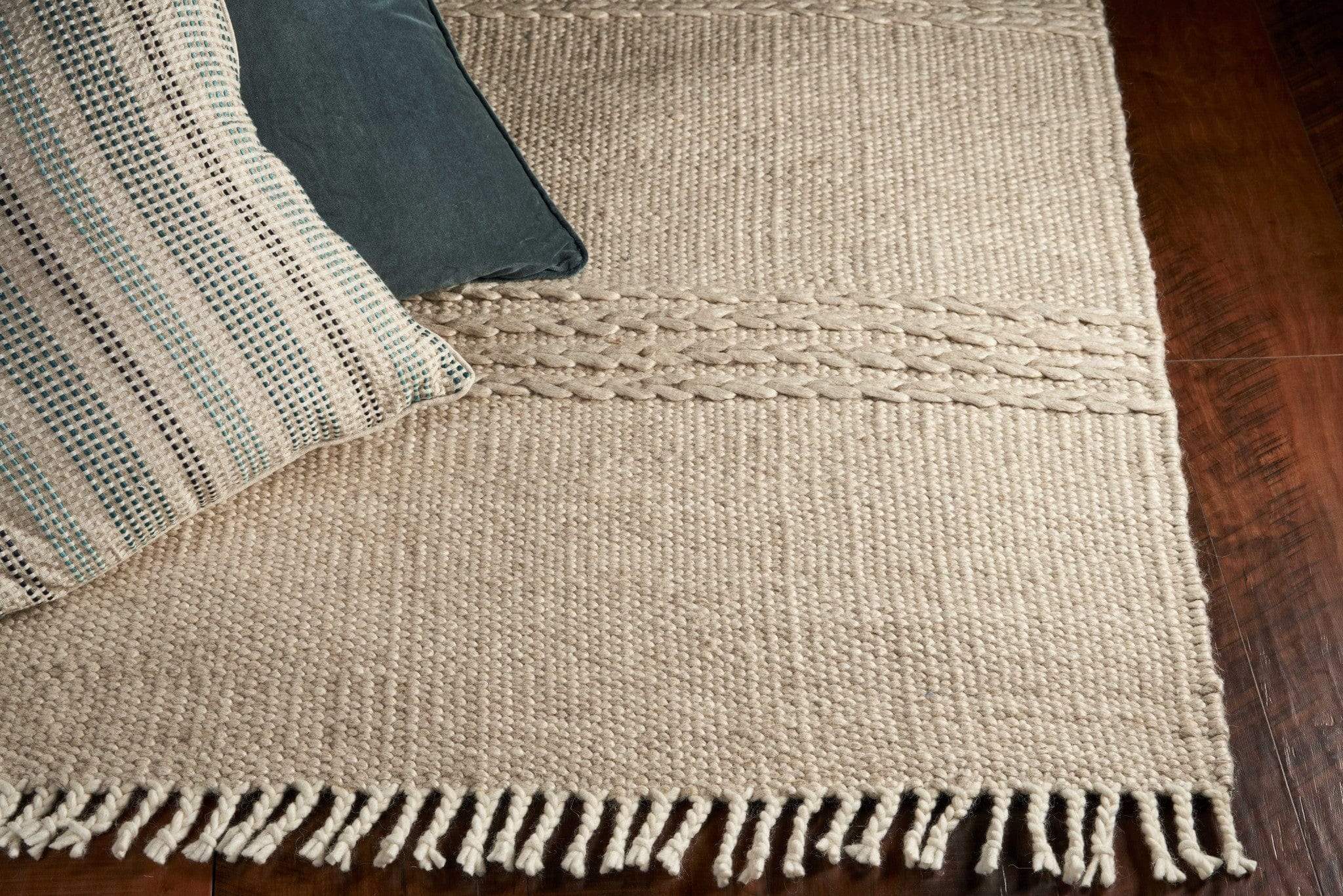 5' X 8' Natural Plain Wool Indoor Area Rug With Fringe - Image 4
