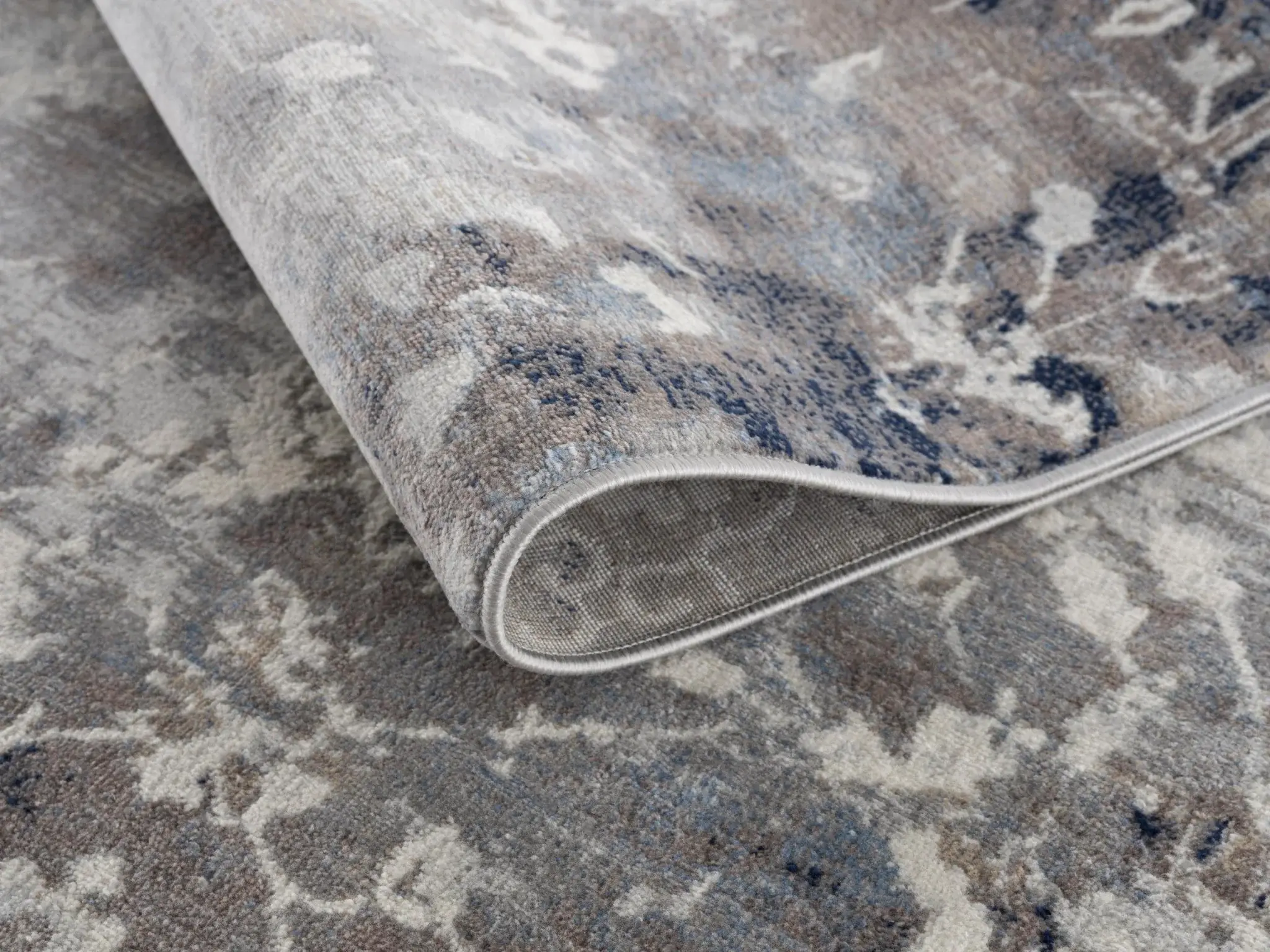 5' X 8' Navy And Beige Distressed Vines Area Rug - Image 7