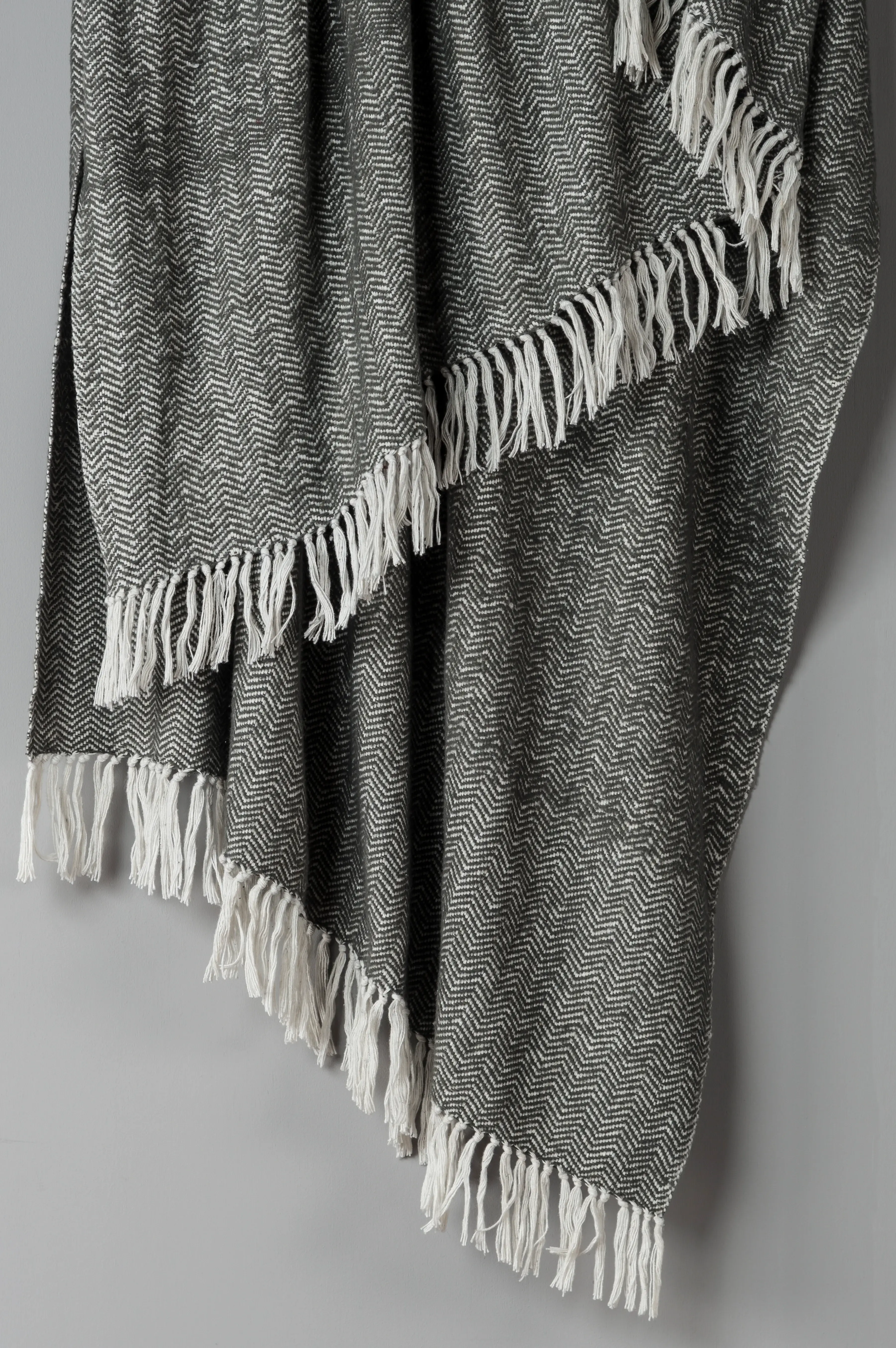 50" X 60" Black And White Chevron Cotton Throw Blanket - Image 3